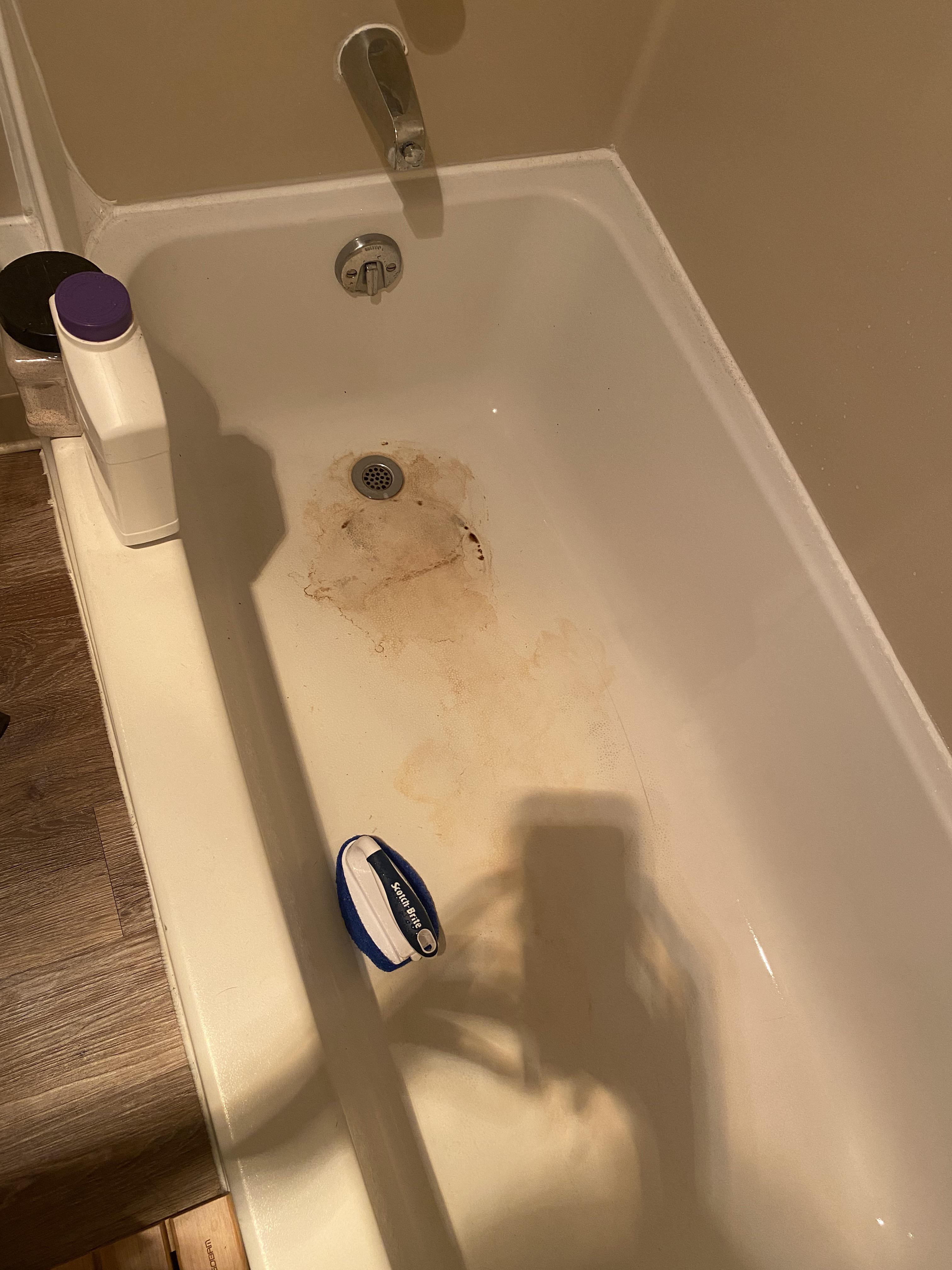 Dirt stain in Bathtub any tips on removal ? r/CleaningTips