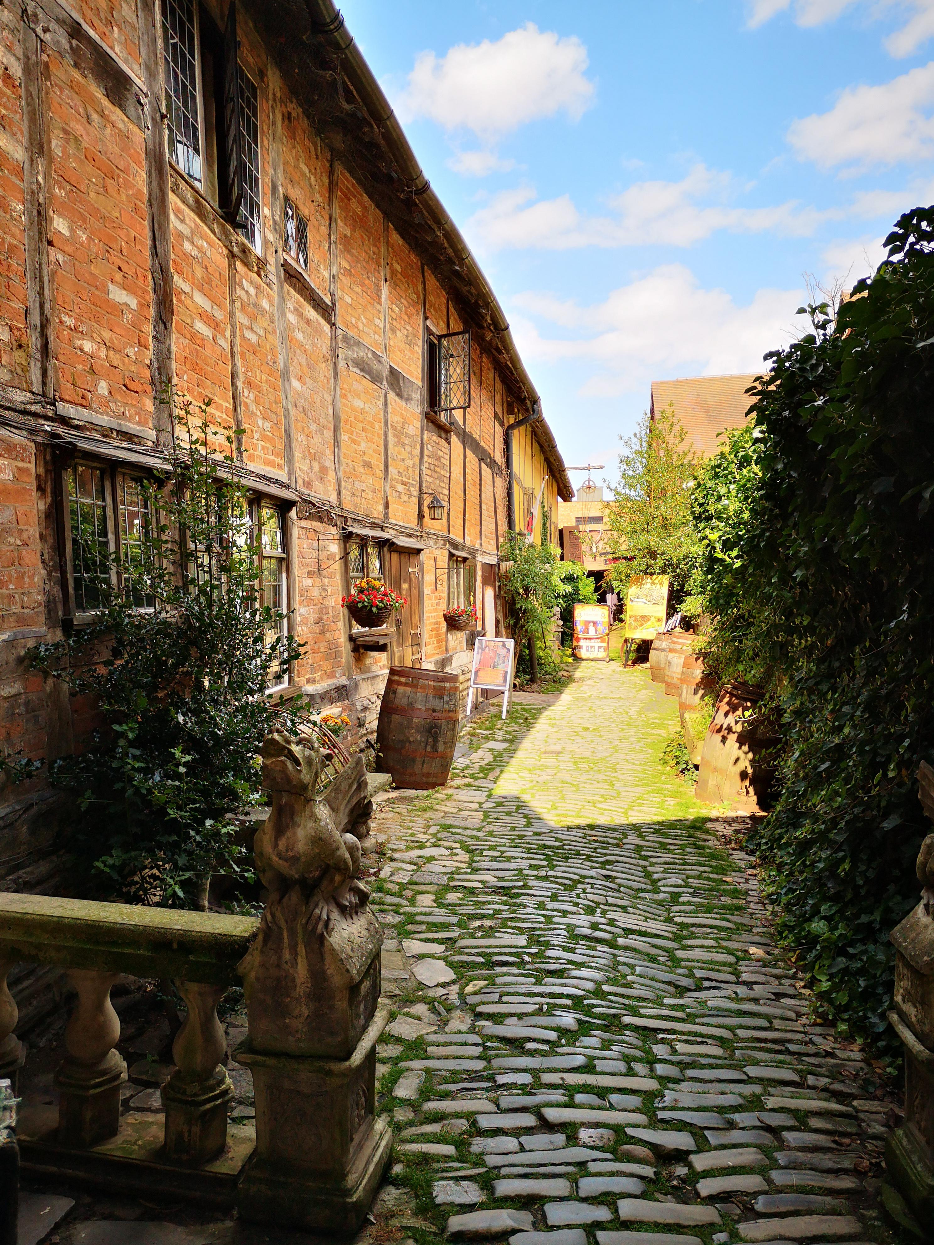 Little side alley, StratforduponAvon r/CasualUK