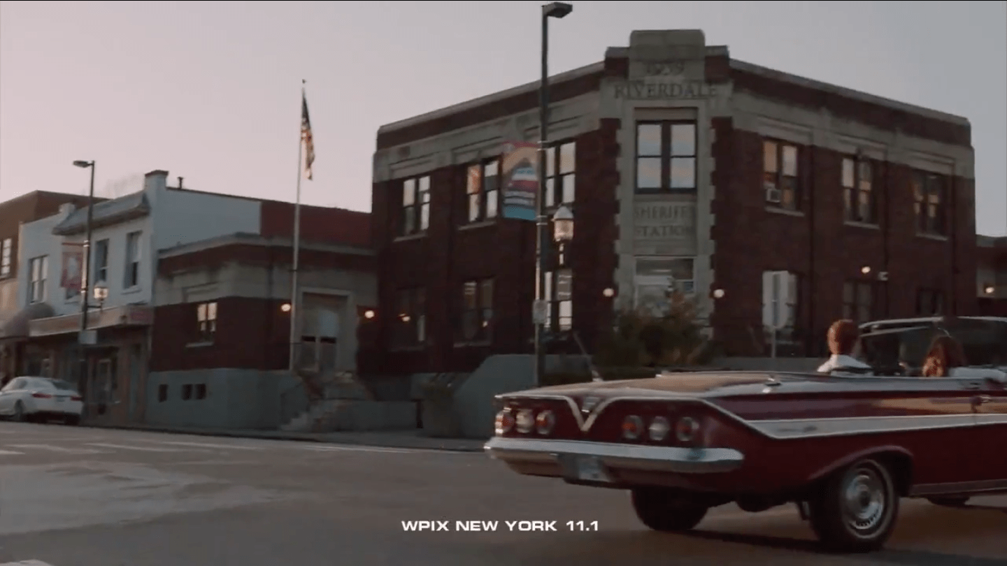 Just noticed that the car driving in the "Previously on Riverdale