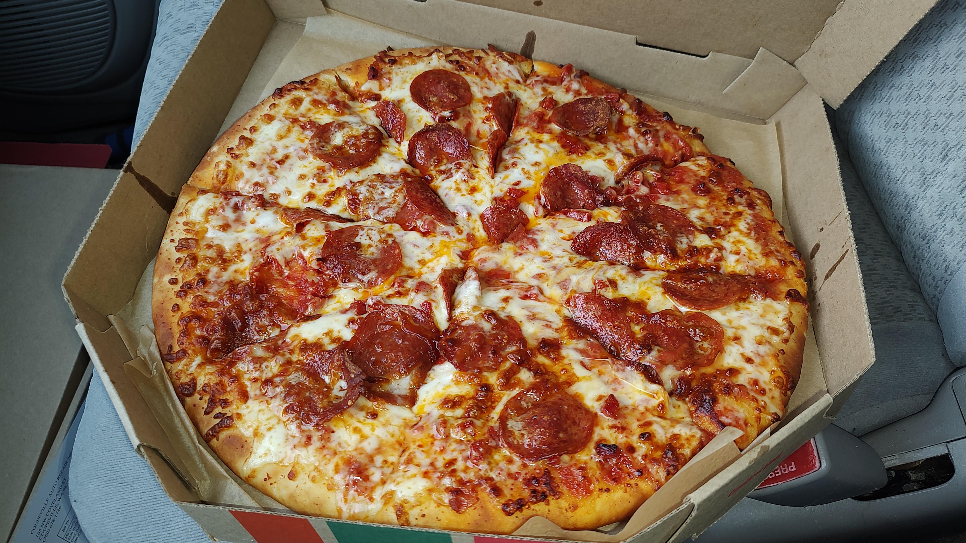 7/11 pizza, was surprised how good it was! r/shittyfoodporn