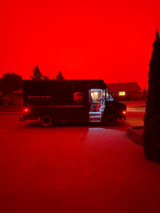 A UPS truck delivering during the Oregon wildfires r/pics
