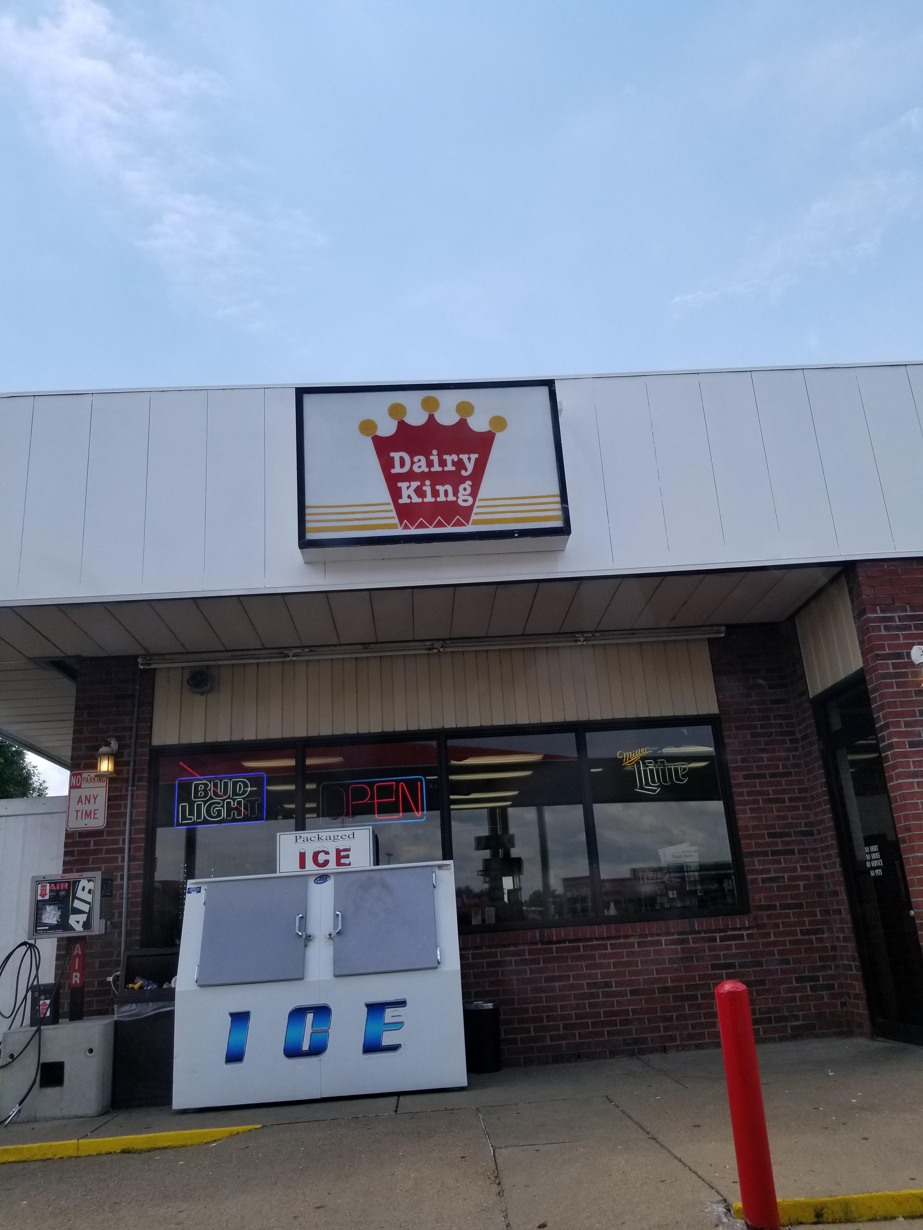This Dairy King at a small gas station r/mildlyinteresting