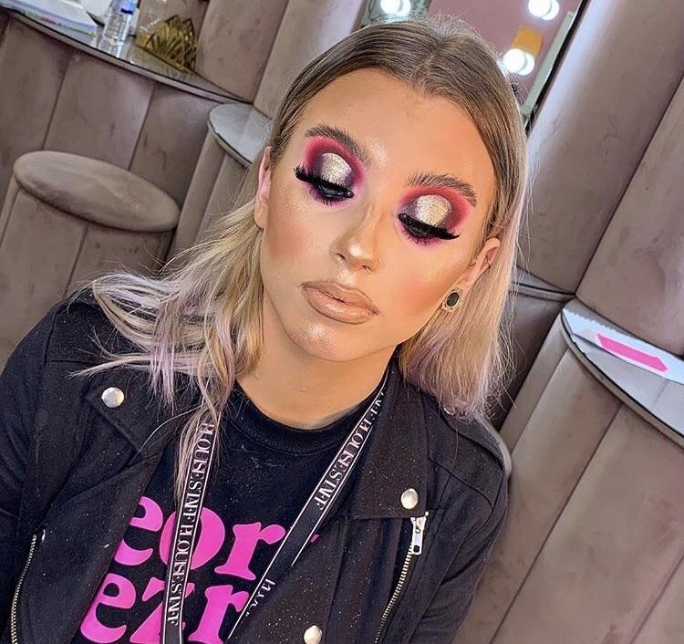 Fresh out the deep fryer r/BadMUAs