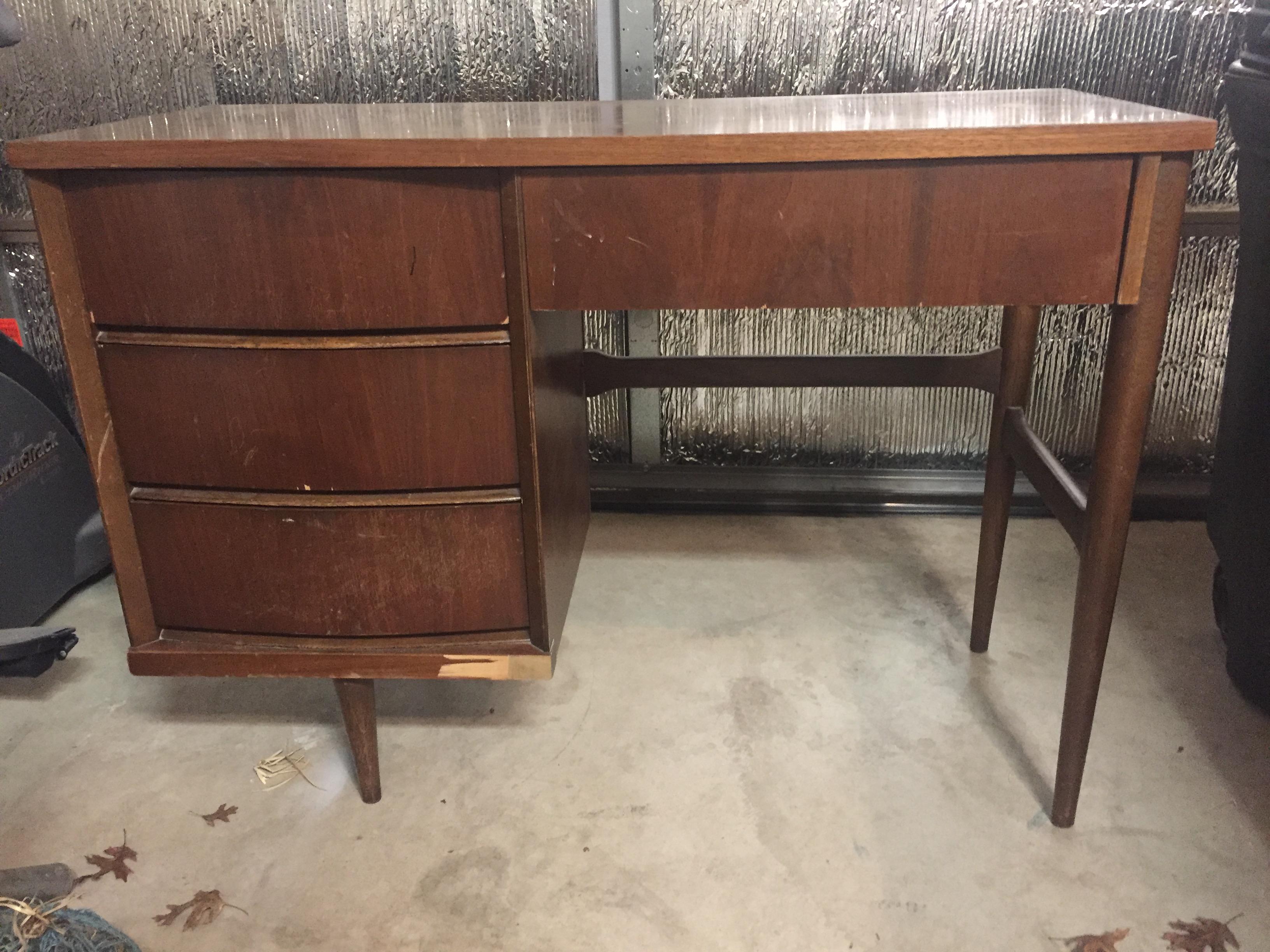 My thrift store score today a Bassett MCM desk for 25. Time for