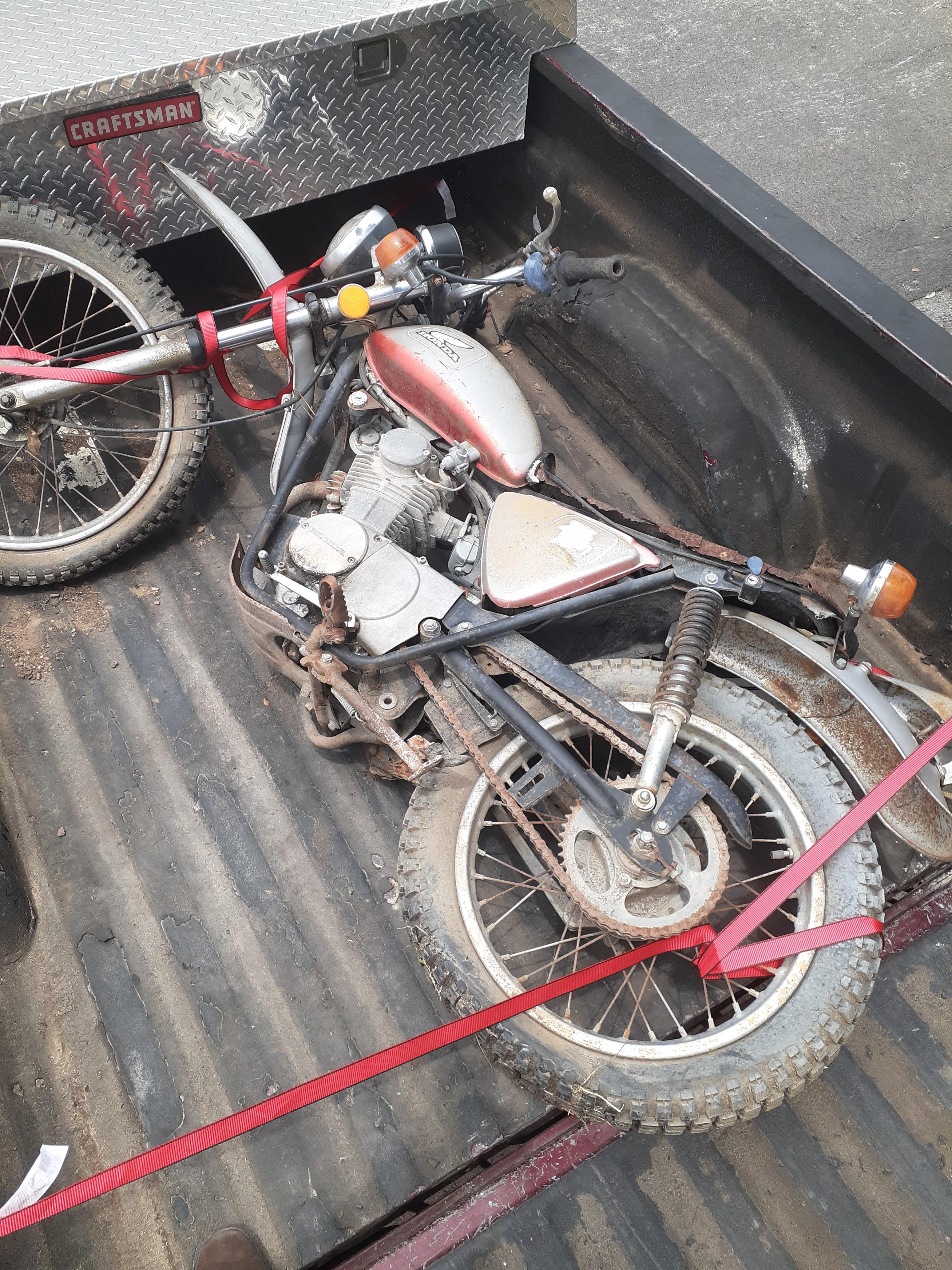 My frist project bike a 1974 Honda xl 100. Give to me by my roommate