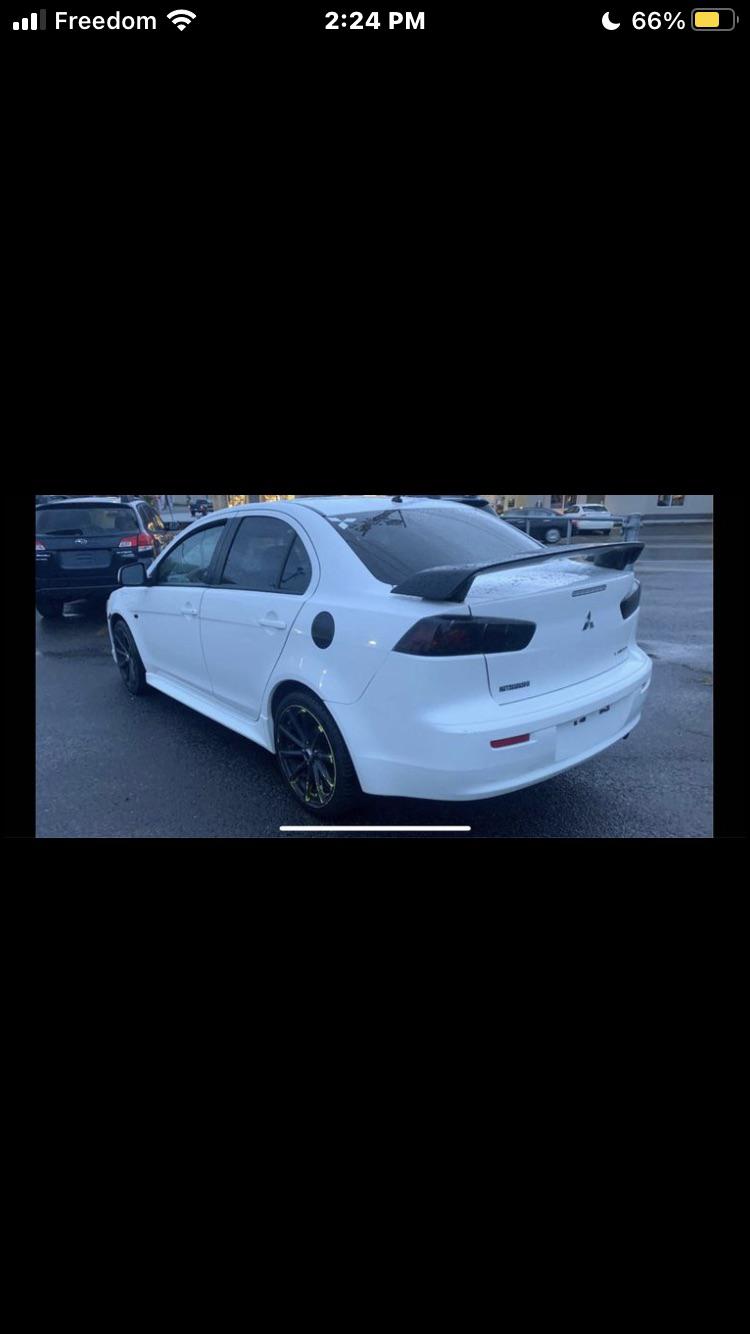 2012 MANUAL lancer with 183000 km’s . comes with carfax and is