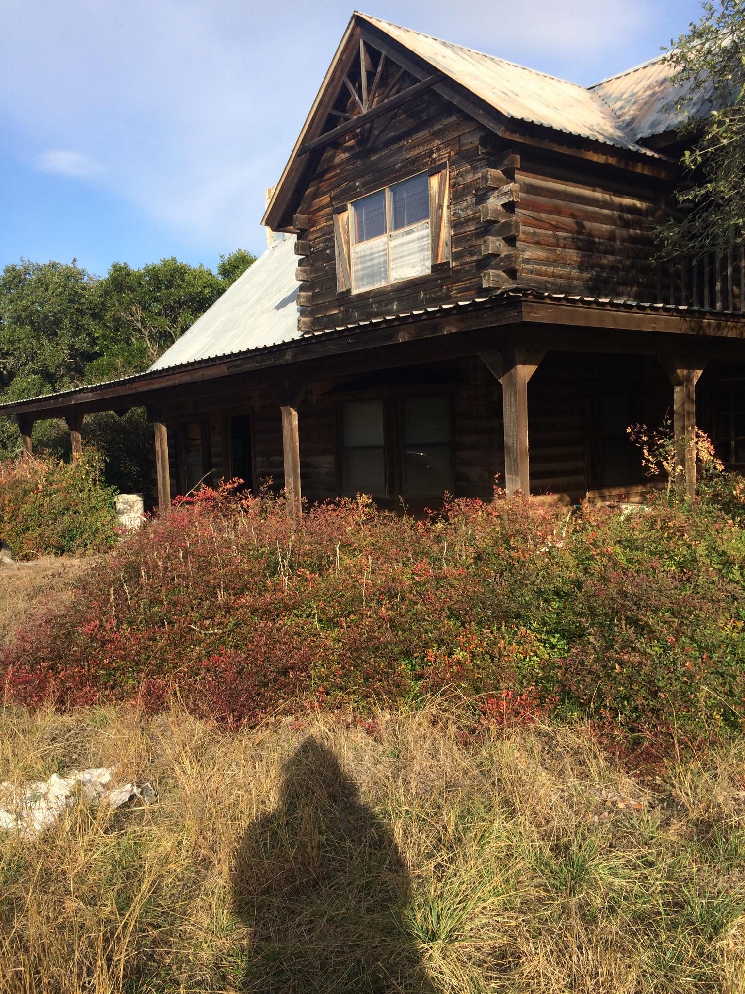 Abandon home near San Marcos, TX [3000x4000] [OC] r/AbandonedPorn