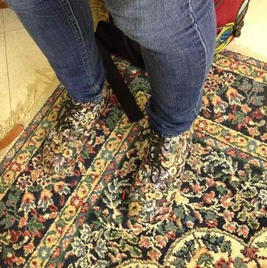 I looked down to find my shoes matched the rug r/mildlyinteresting