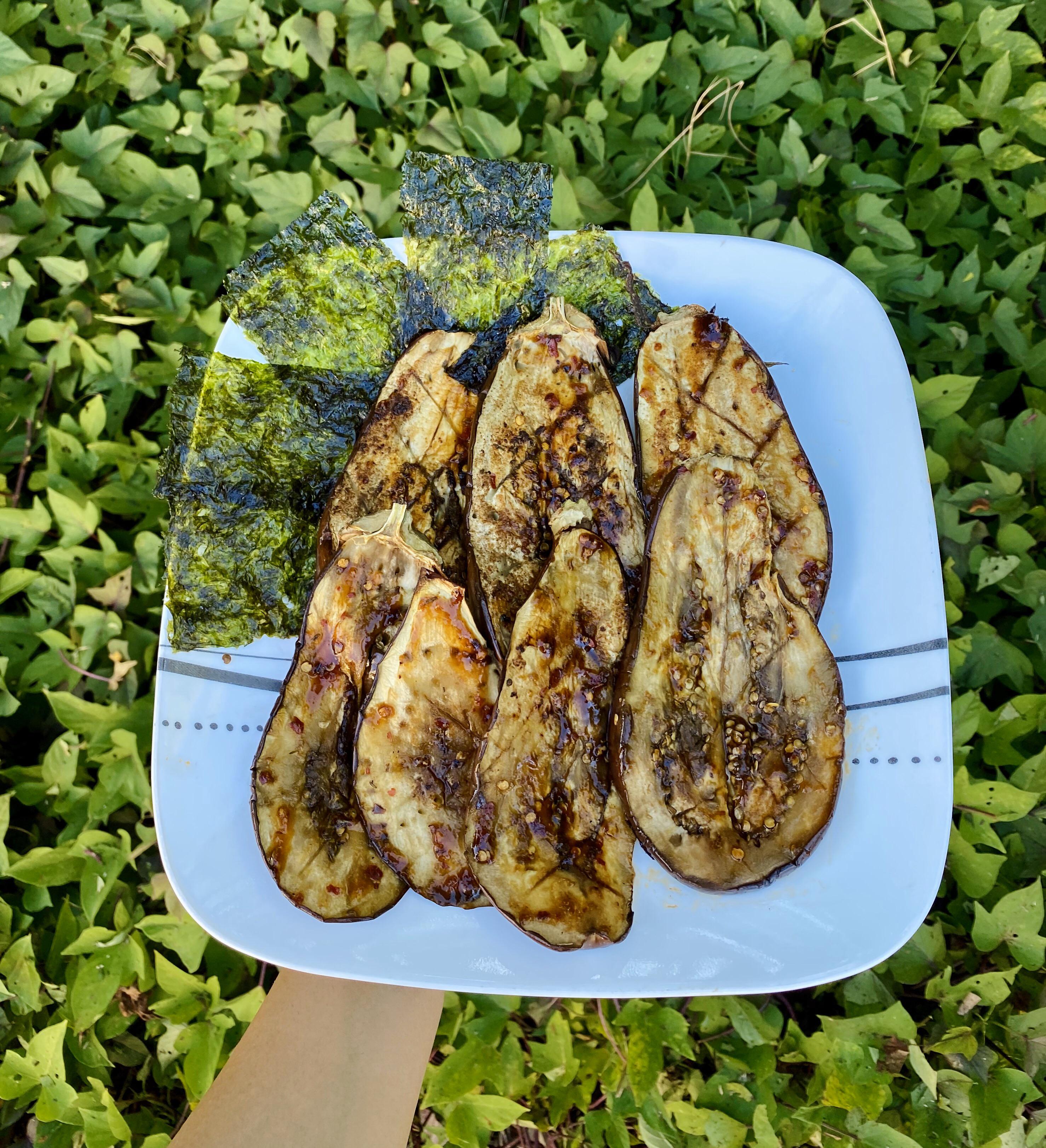All this eggplant for 100 calories. The whole meal with sauce and the roasted nori was 180 r