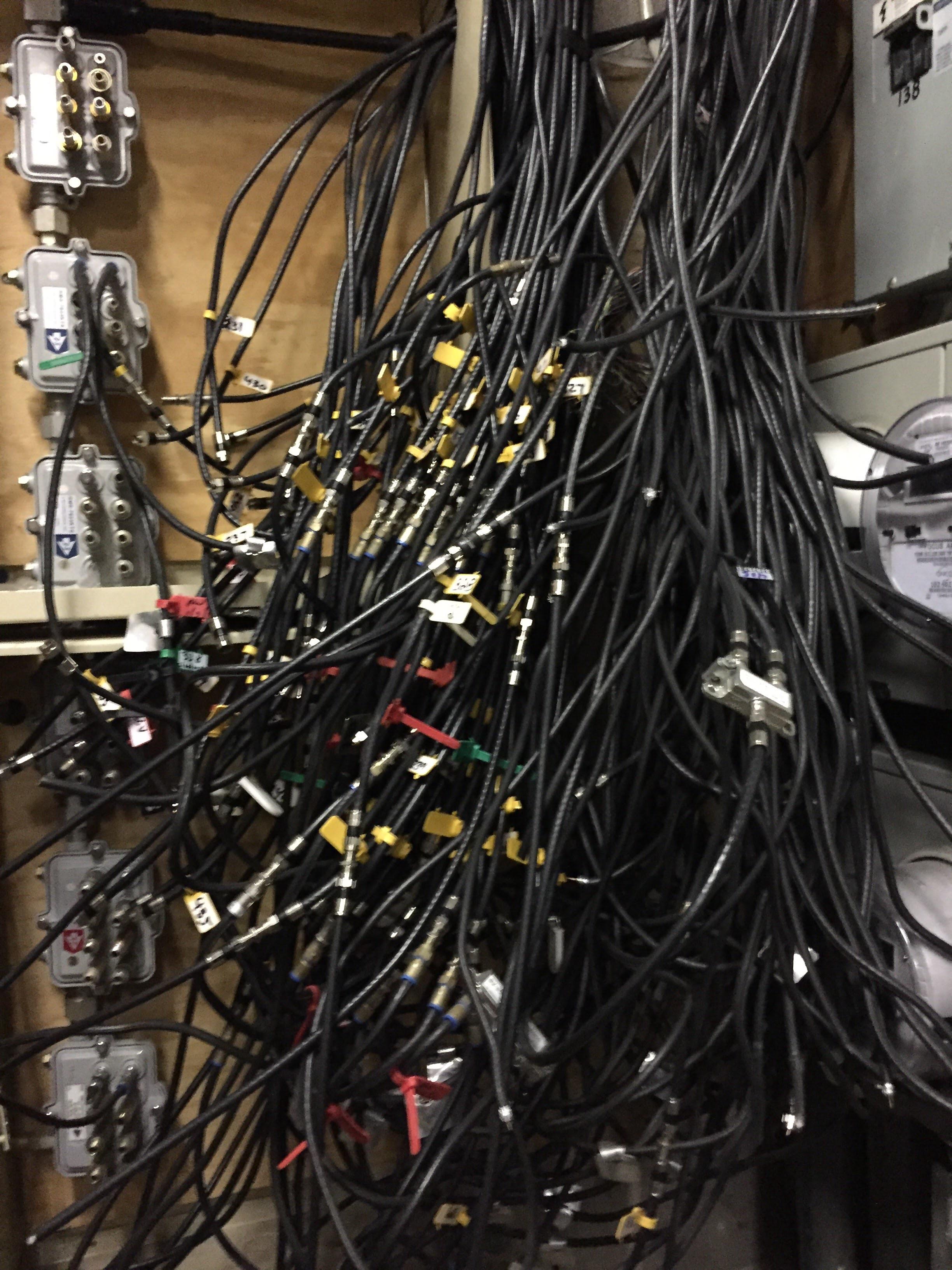 Hooking up the cable at my apartment complex r/techsupportgore