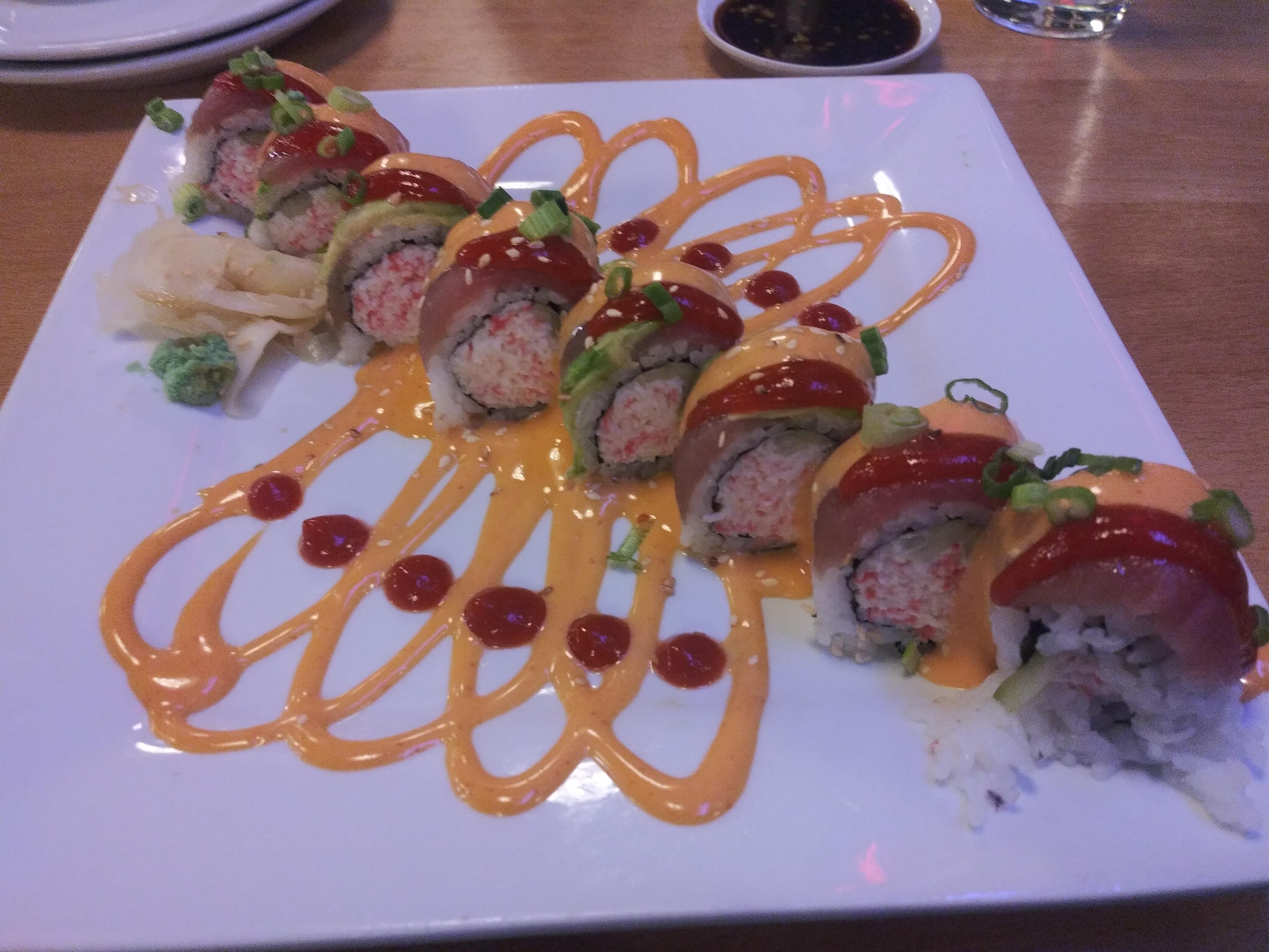 Delicious tuna Bruce Lee roll with sriracha mayo wings r/sushi