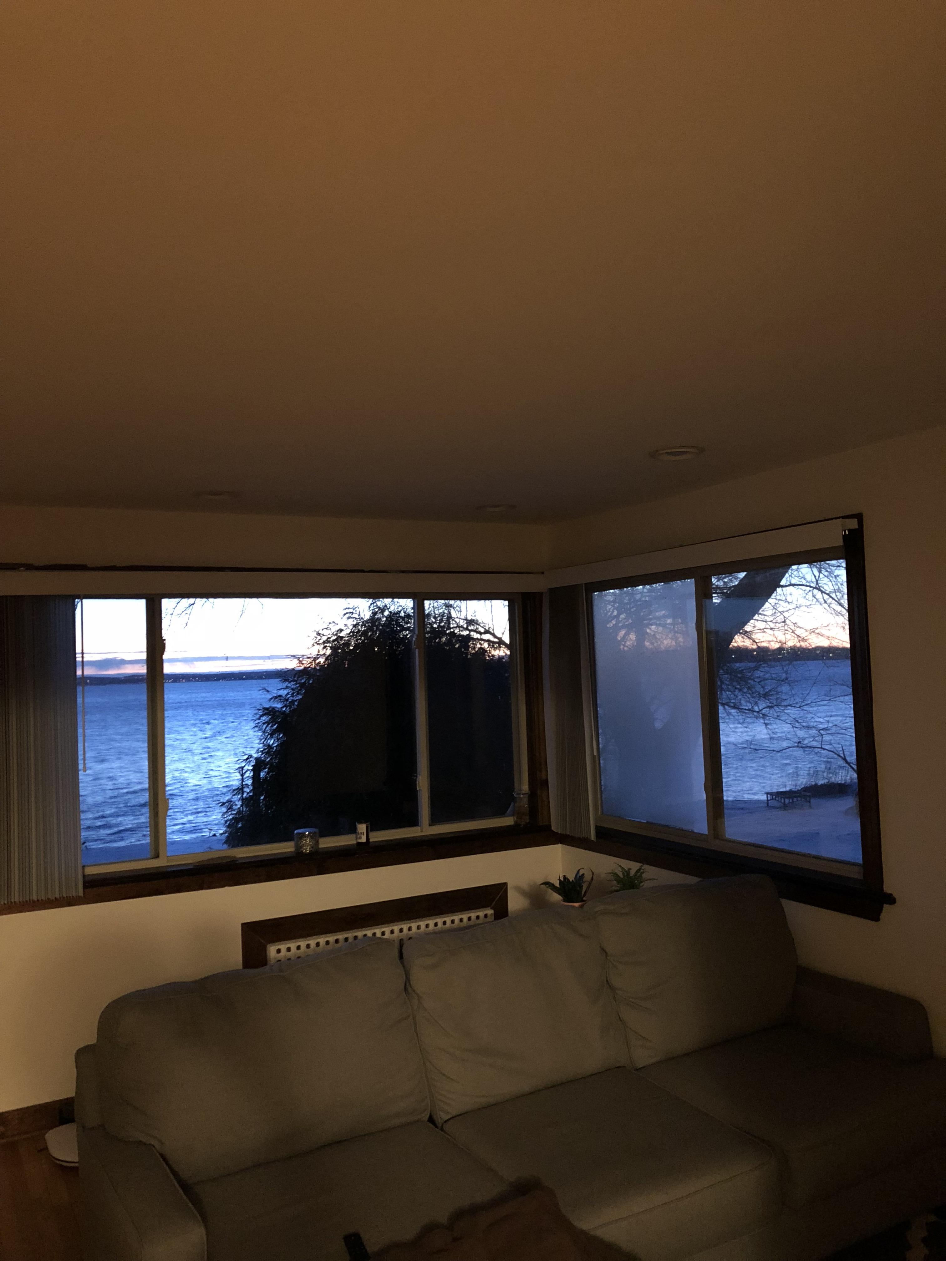 My first one bedroom apartment...lakeside! r/malelivingspace