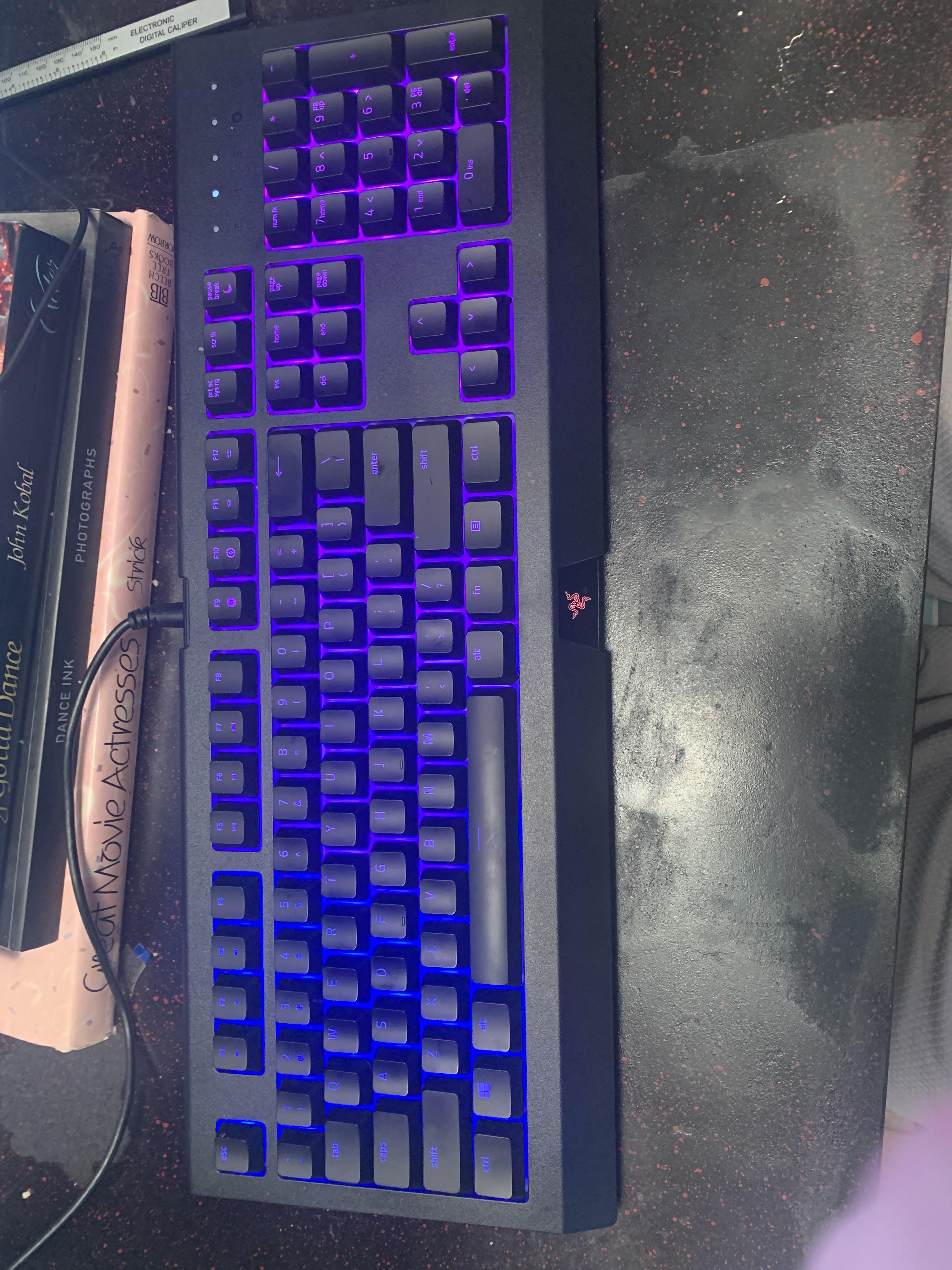 Just got my razor cynosa chroma and the 10 key is weird. The decimal
