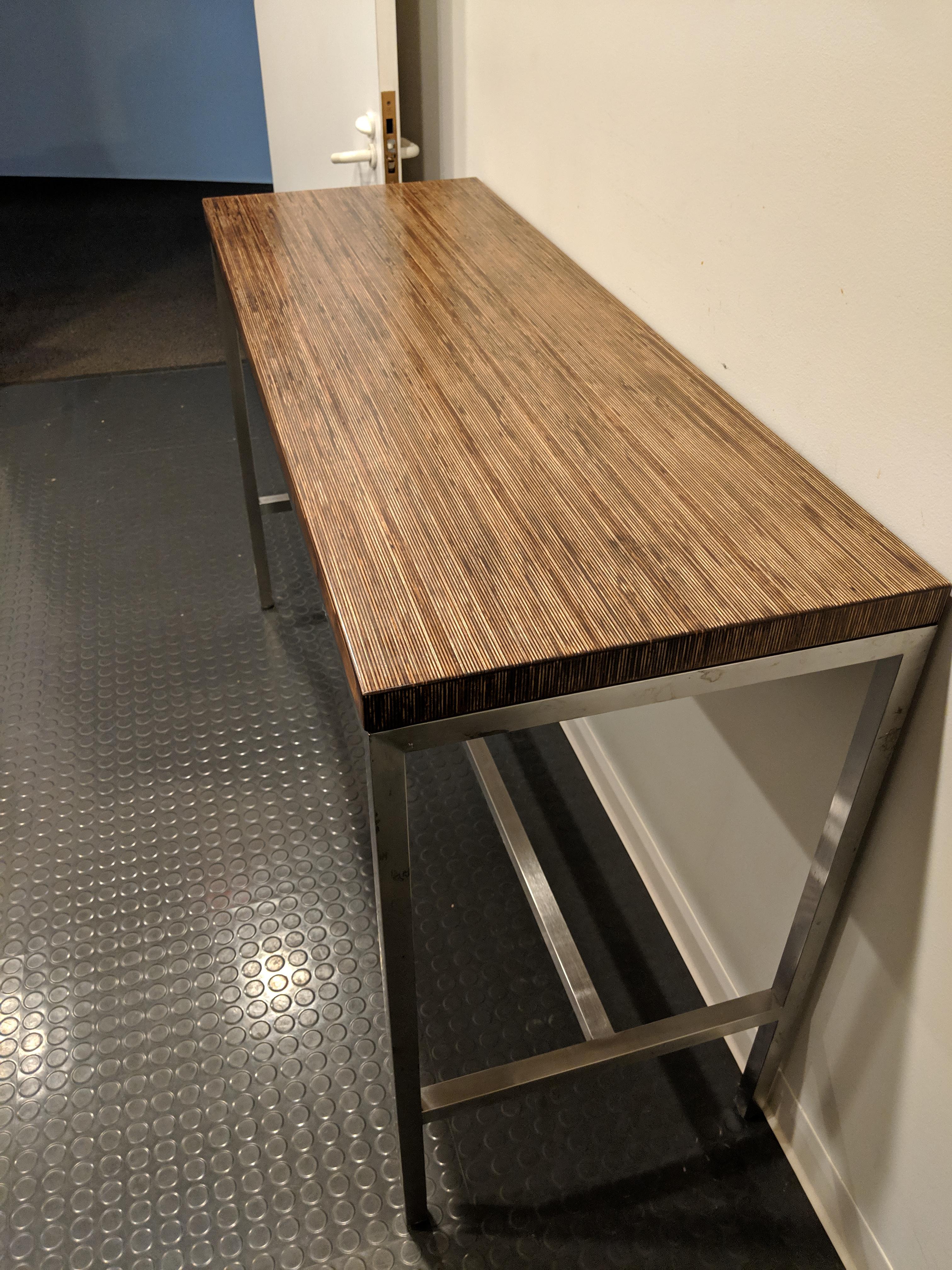 Laminated laminated plywood. We ordered a marble table for work and the