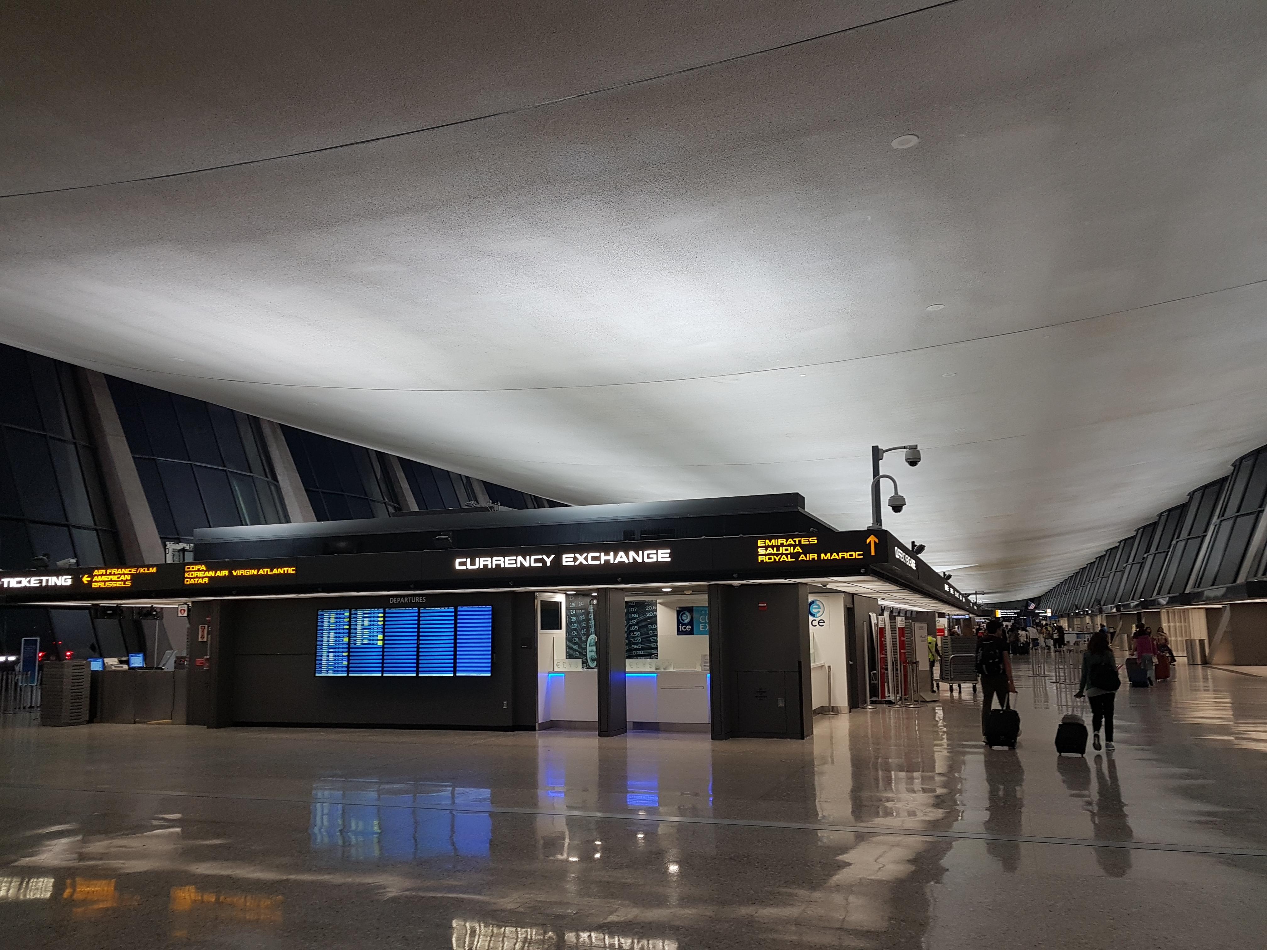 IAD airport terminal looks incredible. r/aviation