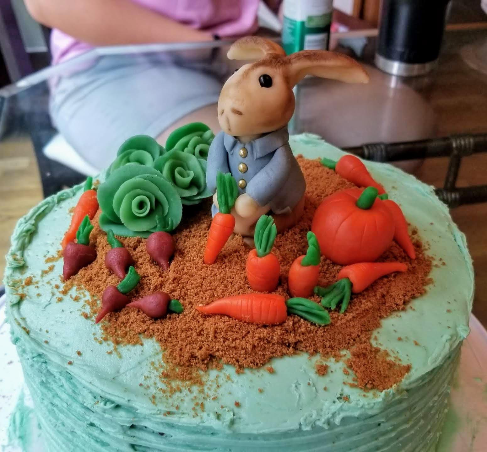 [Homemade] Carrot cake with marzipan Peter Rabbit and vegetables