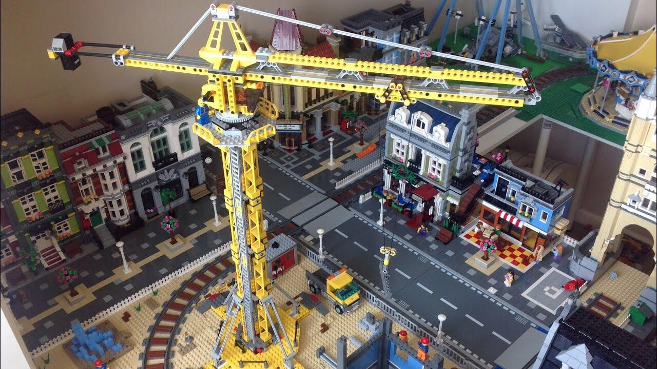 Crane 7905 in my MOC City it’s massive!!! Built a construction site