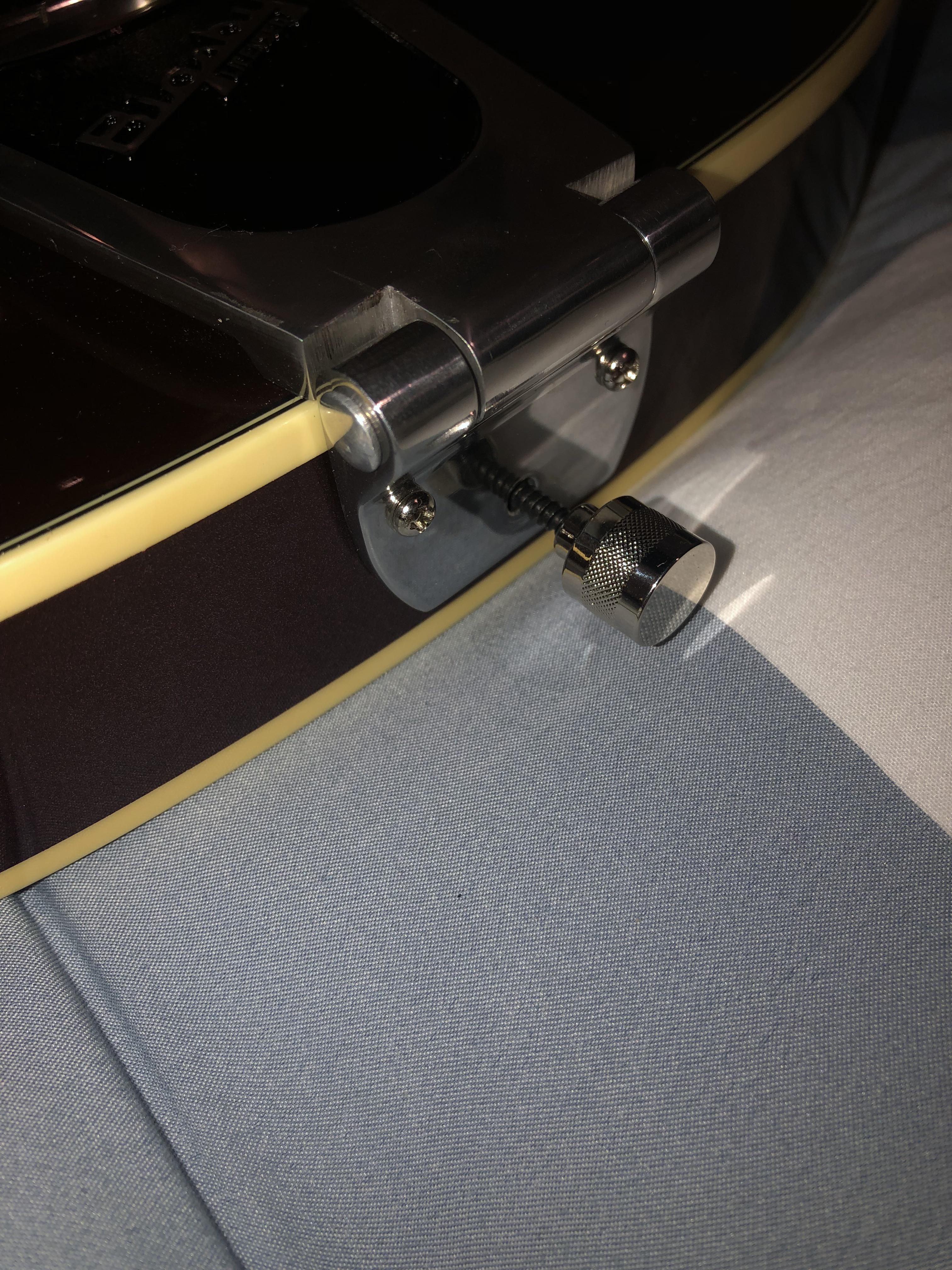 How do you fix a loose strap button? r/gretsch