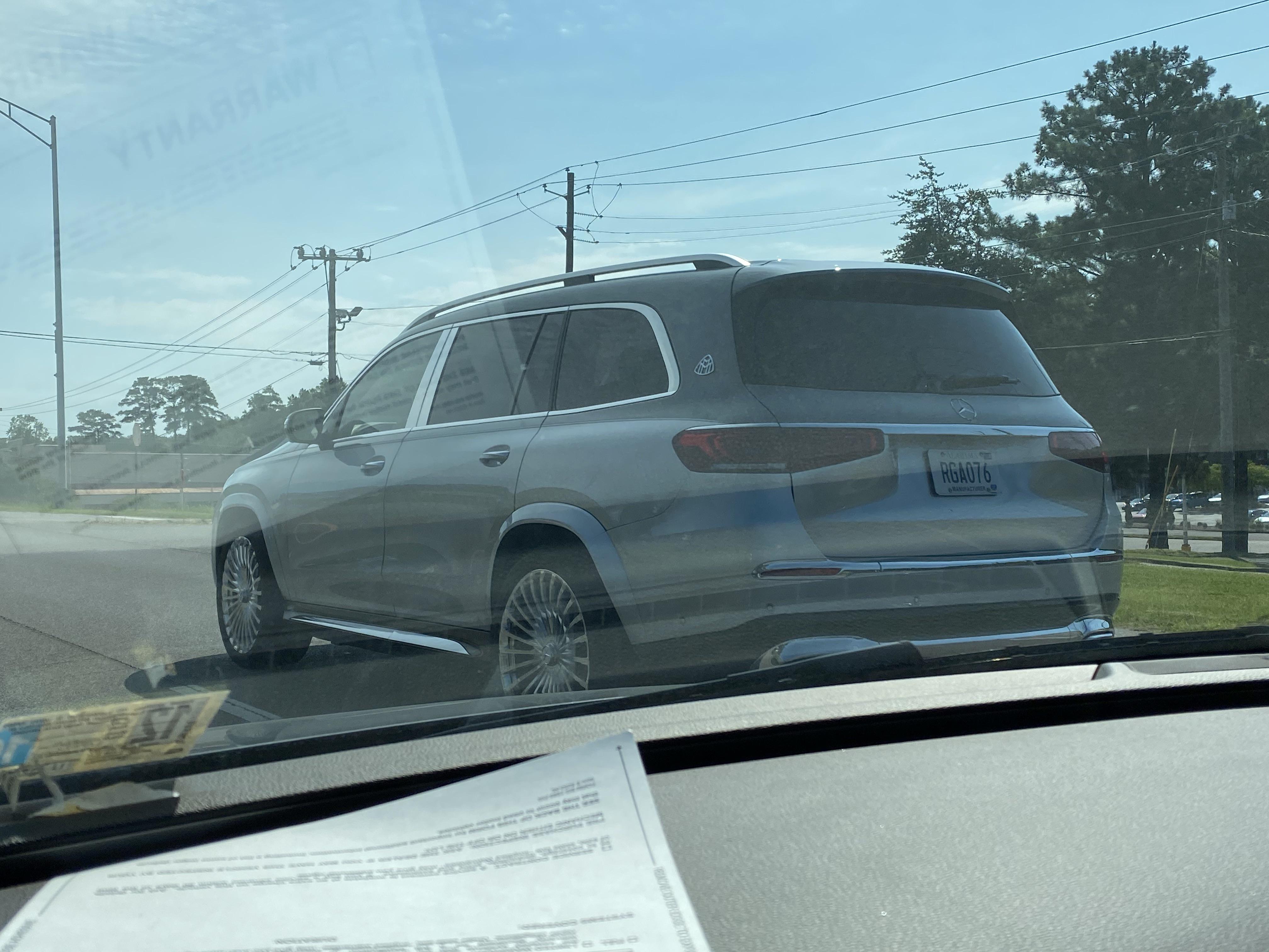 The Gls Maybach is very intimidating r/mercedes_benz