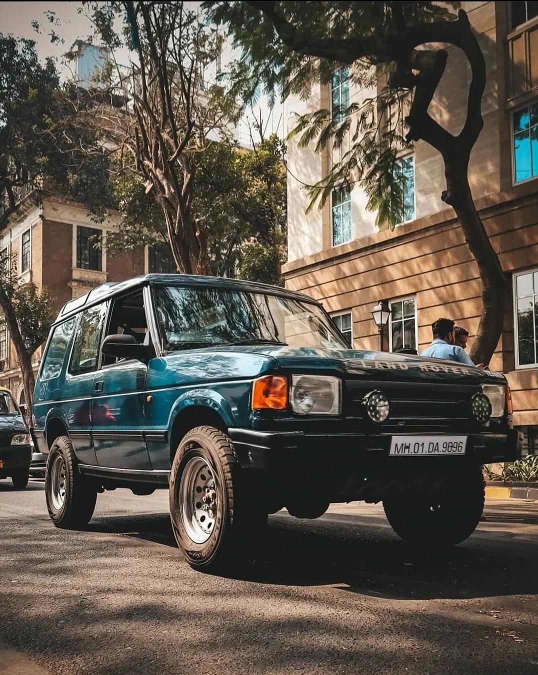 This Land Rover Classic in Mumbai, India [1350×1076] r/carporn