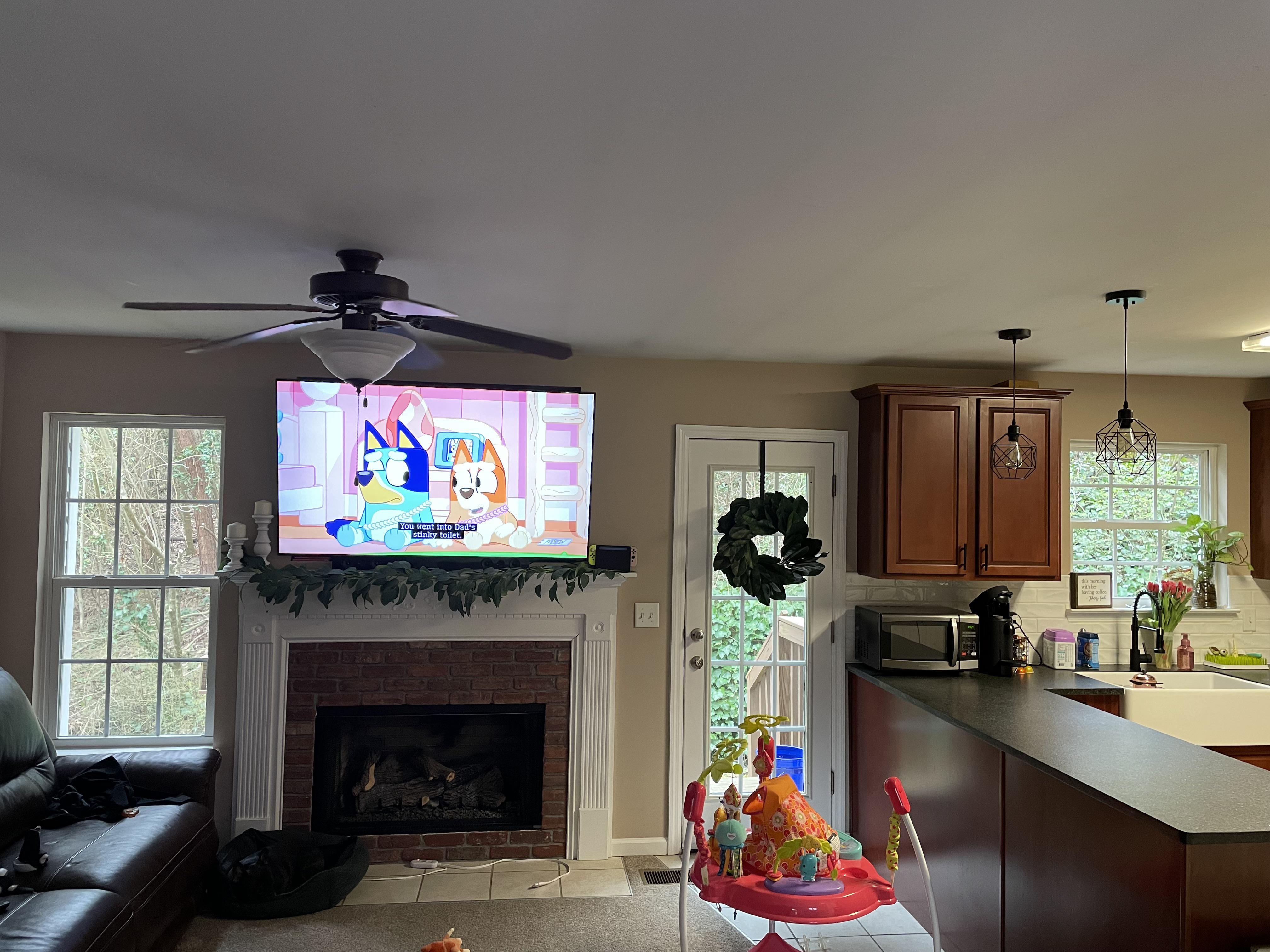 Wanting to paint my living room and kitchen two different colors. Any