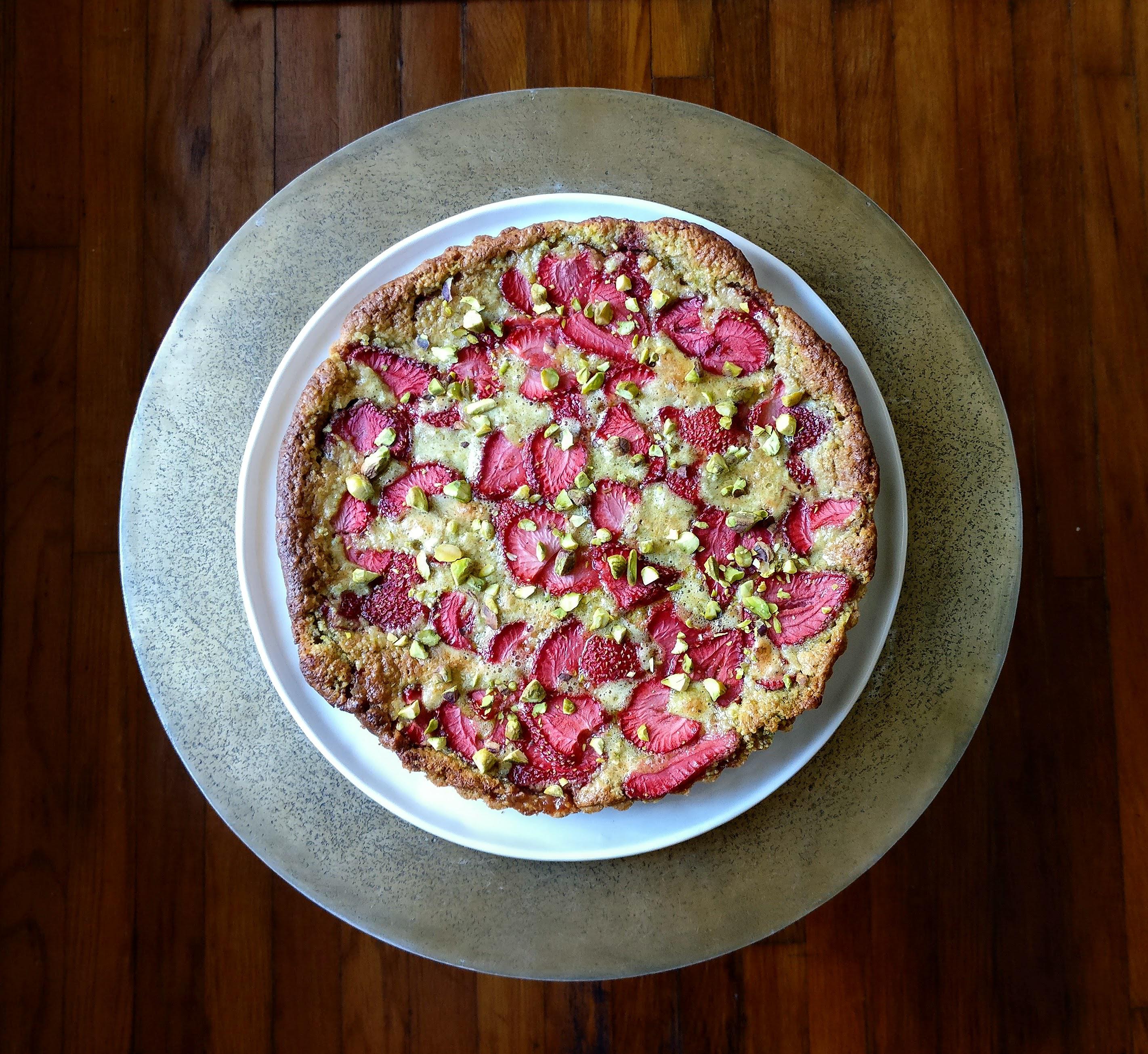 Fresh strawberry & pistachio cream tart! r/Baking