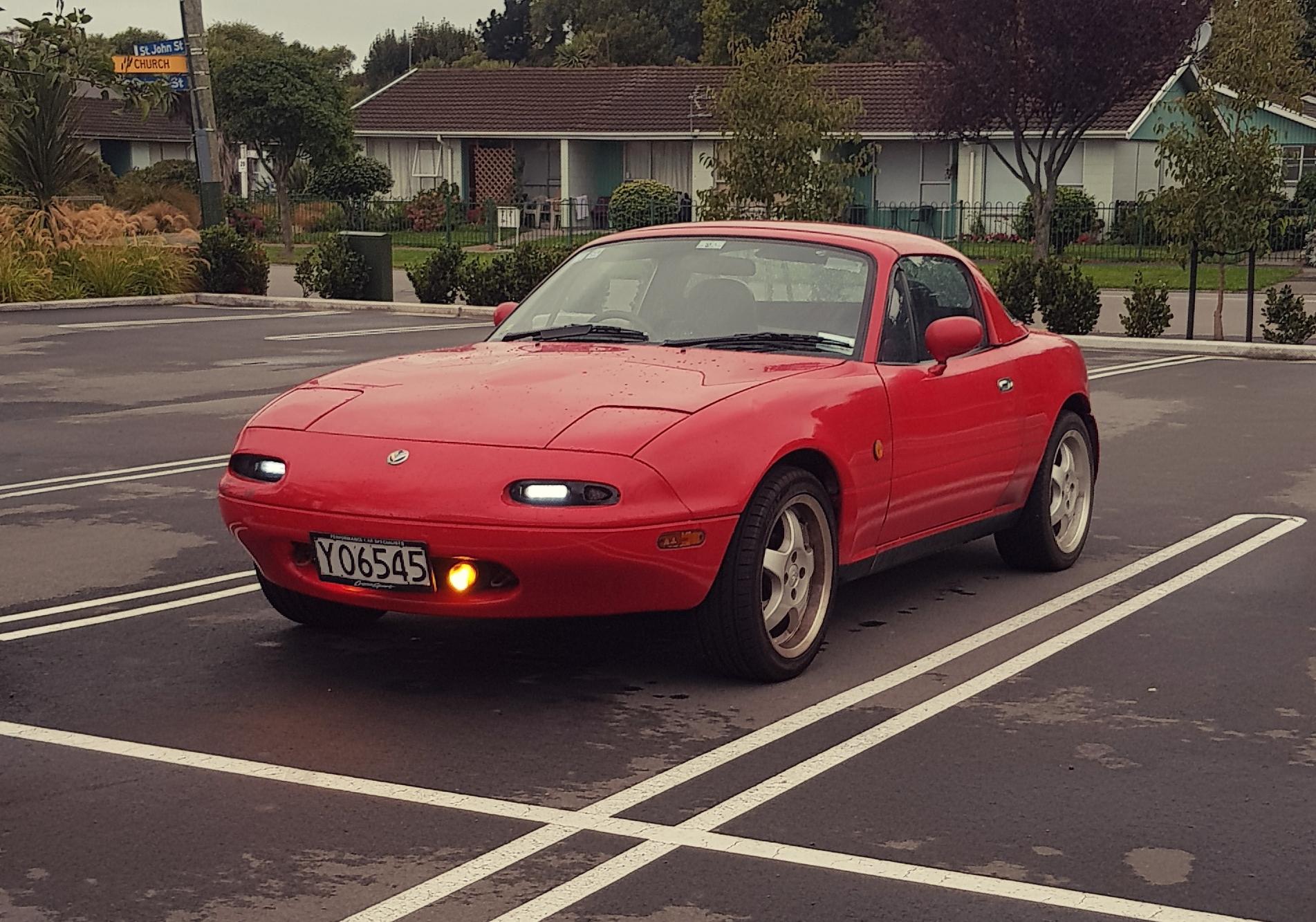 I'm loving my new park lights along with the fog lights r/Miata