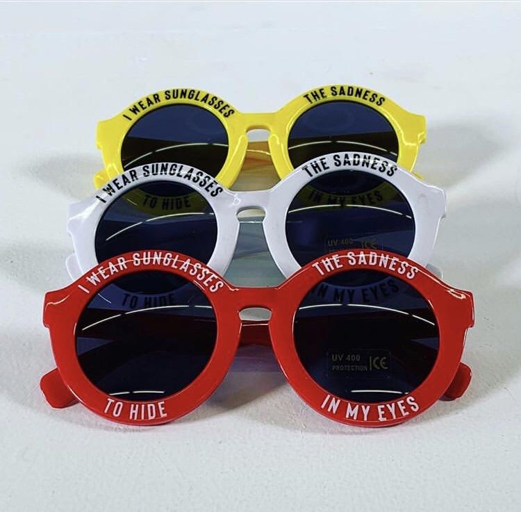 I wear sunglasses the sadness to hide in my eyes. r/dontdeadopeninside