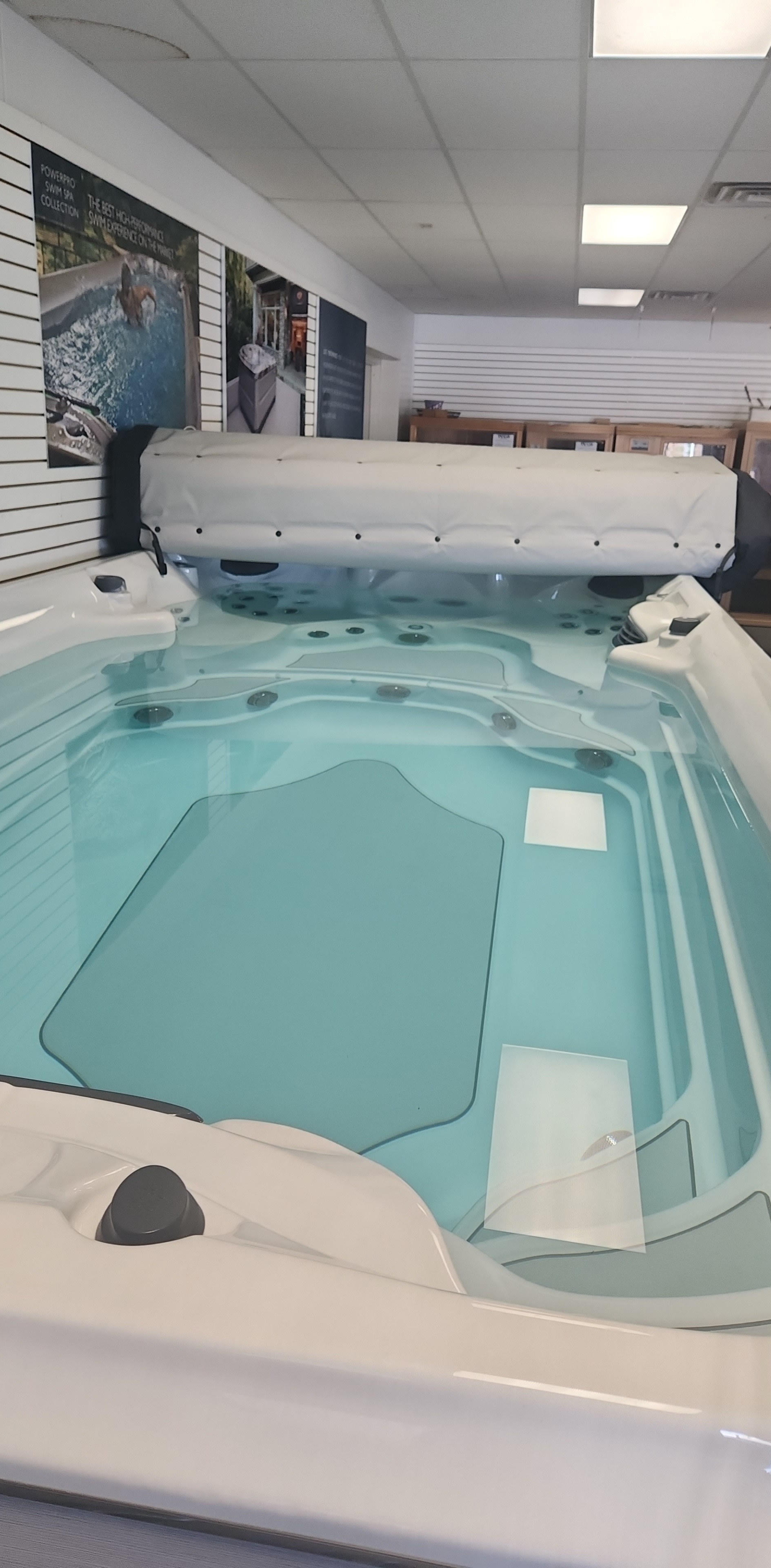 Unit of a hot tub at alkar billiards omaha r/AbsoluteUnits