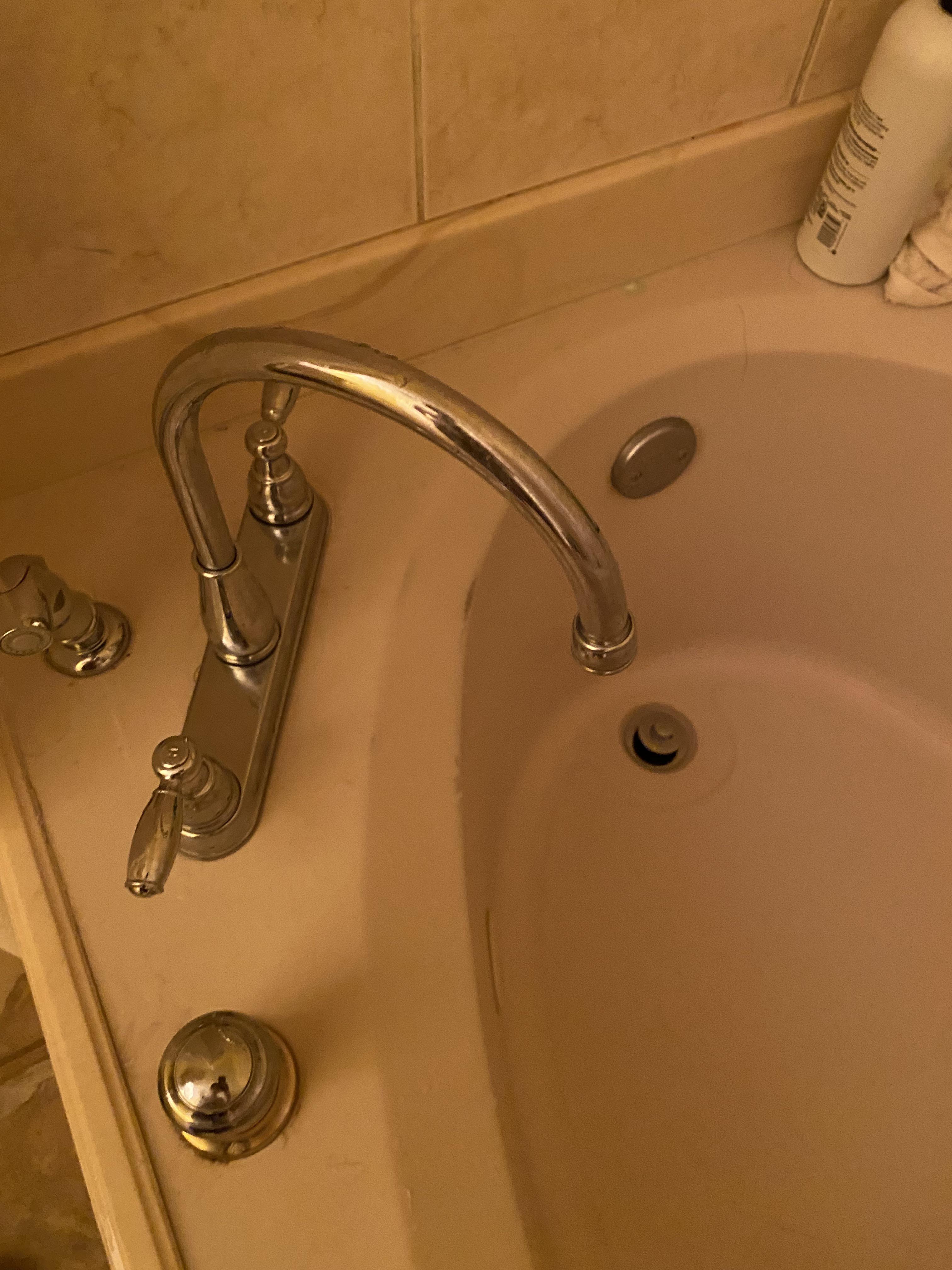 Shower broke, landlord had kitchen sink installed r/mildlyinfuriating