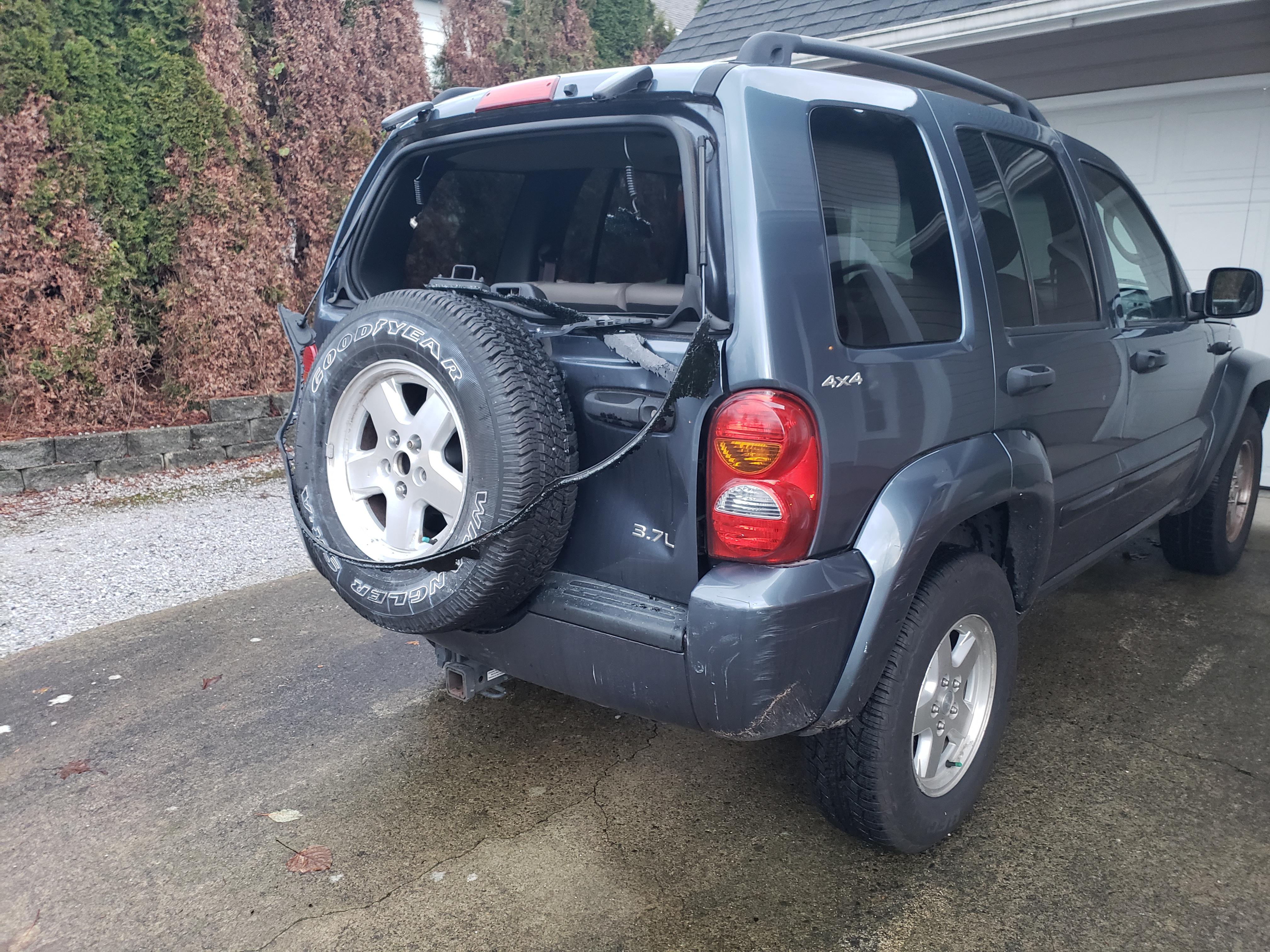 Replacement tailgate for Jeep liberty 2002 Limited r/JeepLiberty