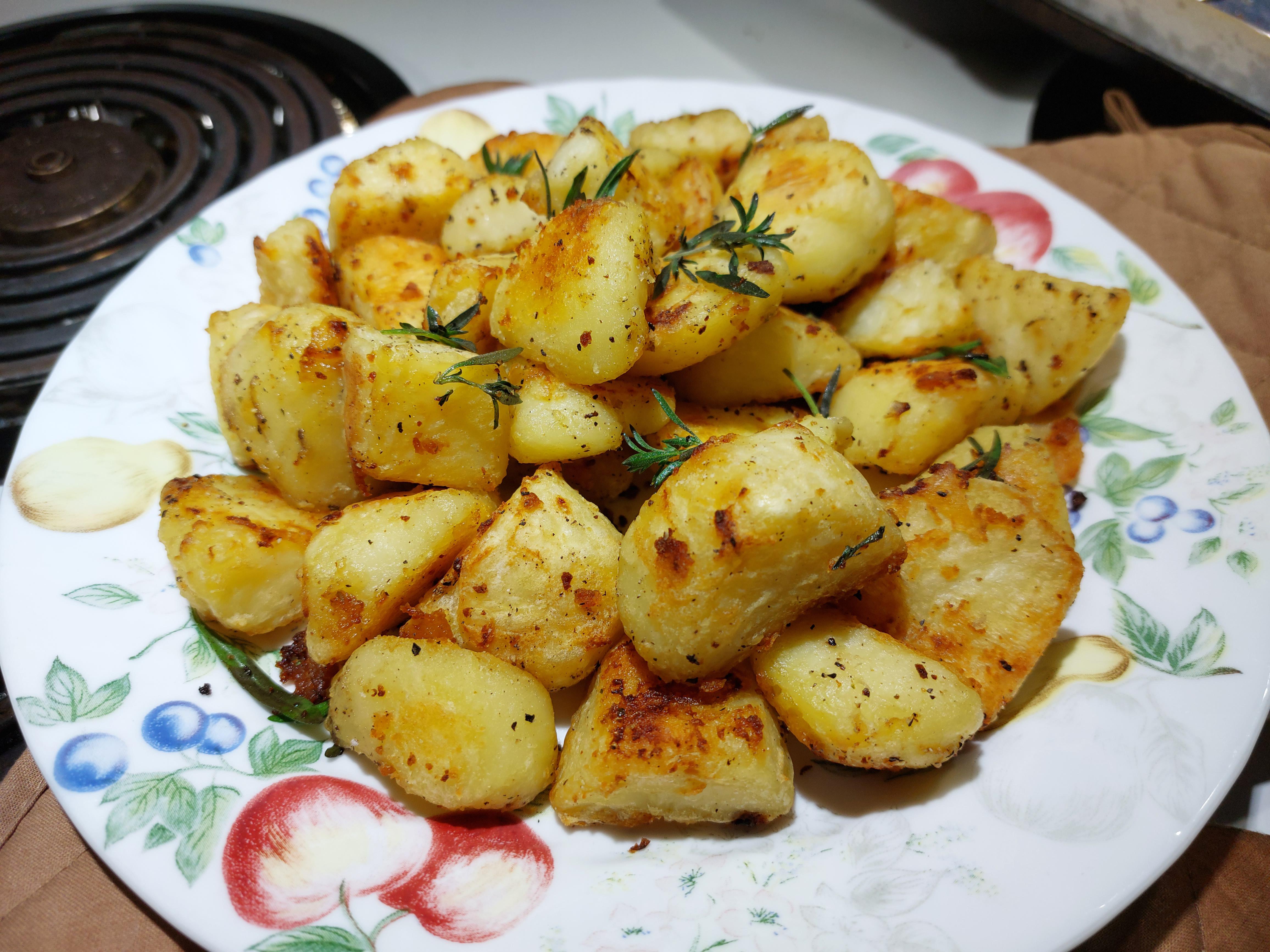 [homemade] parboiled and overroasted potatoes r/food