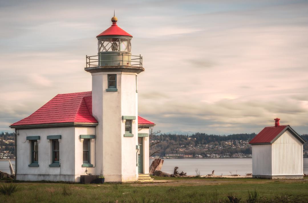 A lighthouse of Puget Sound [Nikon D500 w/ Nikkor 55200]. Nikon