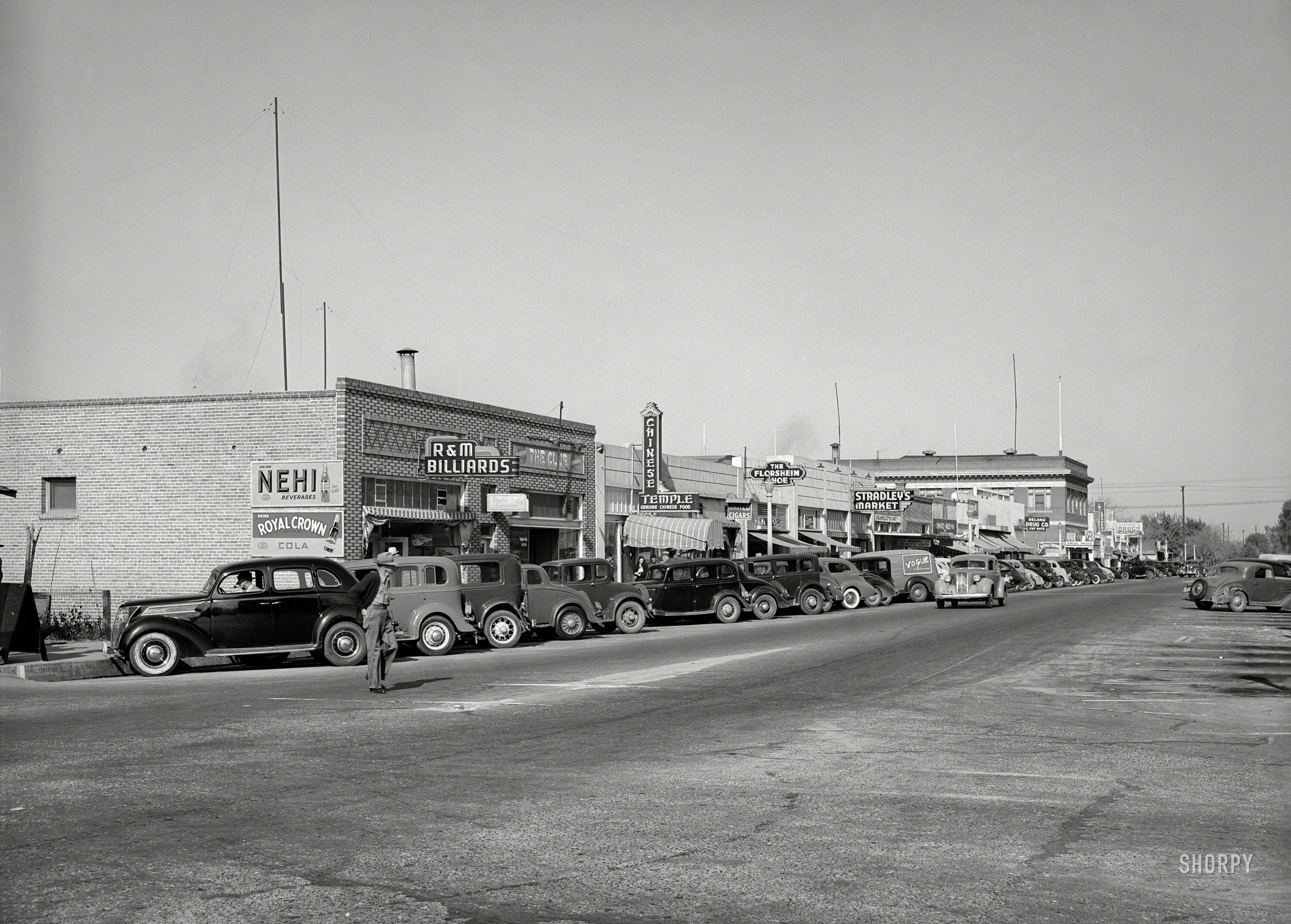 Delano, CA Main Street, Nov 1940 r/Bakersfield