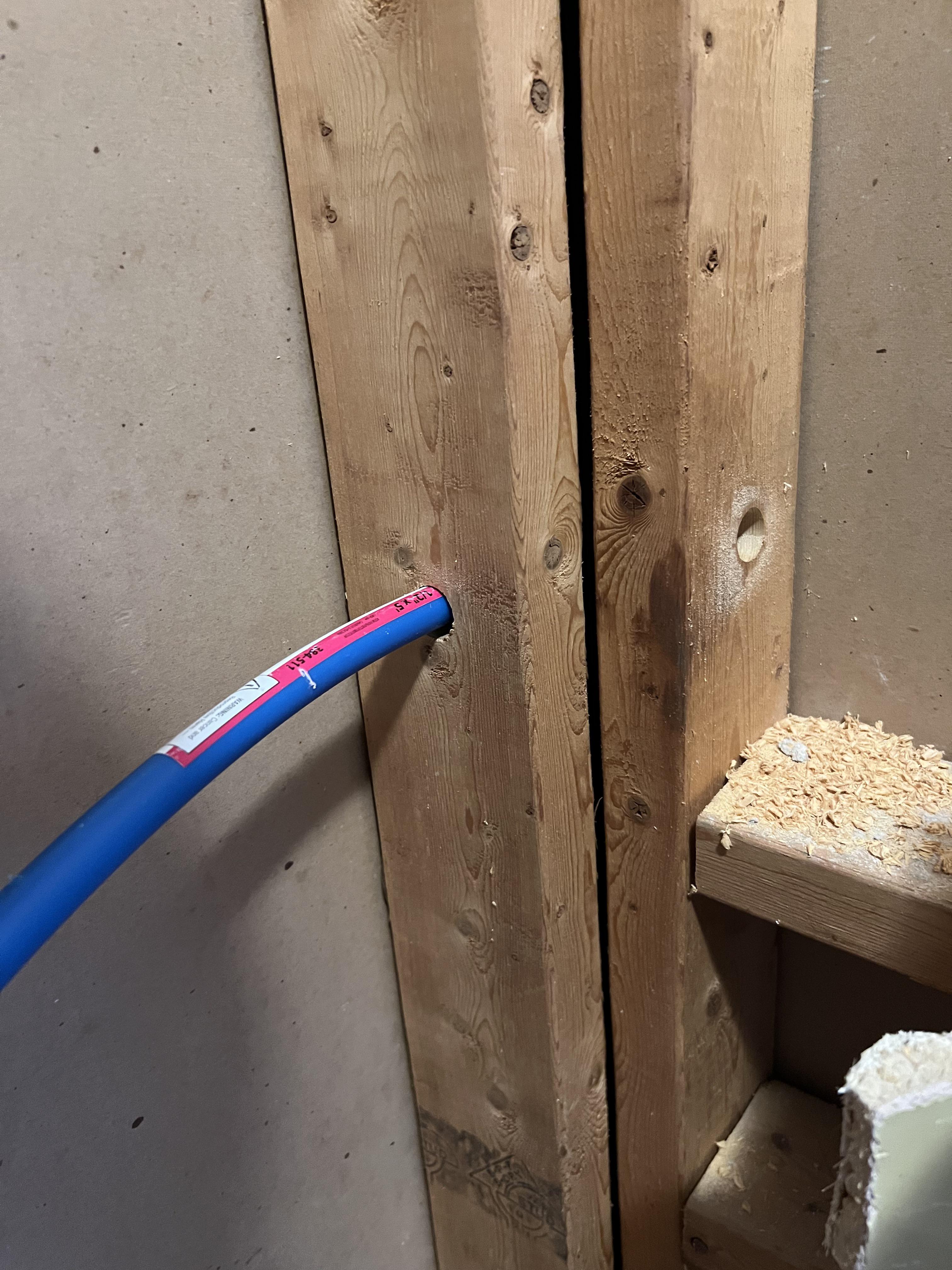 How to move Pex through 2x4 … Can I take out the second 2x4 and then put it back? r/Plumbing