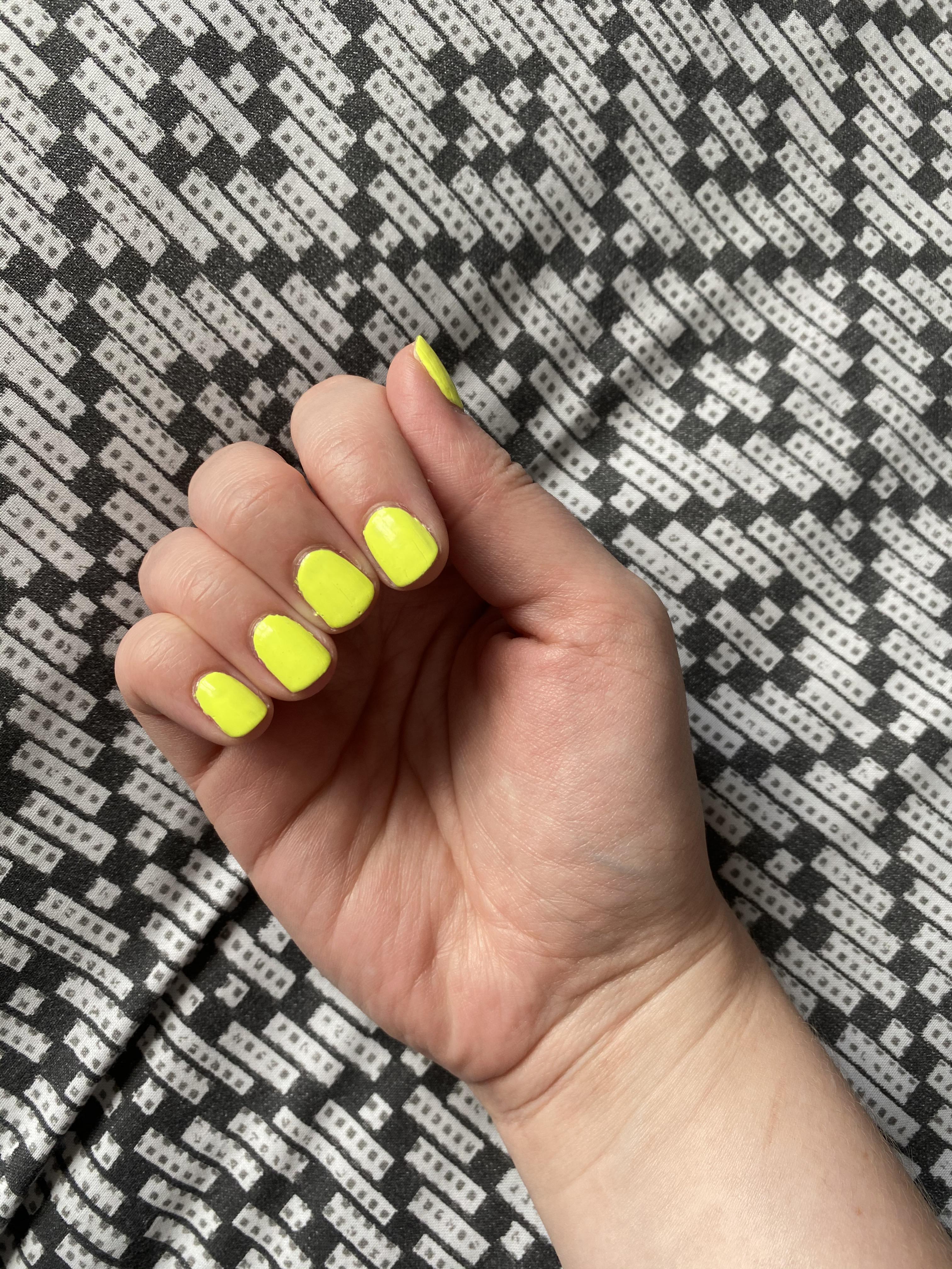Highlighter yellow nails using Peacci Lemonade 🍋 r/Nails