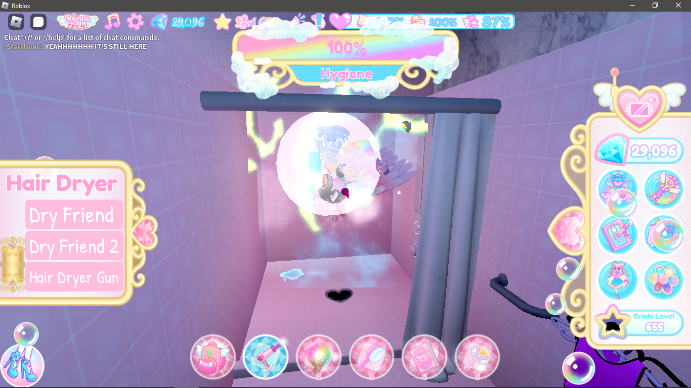 YOU CAN STILL ELECTROCUTE YOURSELF WITH THE HAIR DRYER r/RoyaleHigh