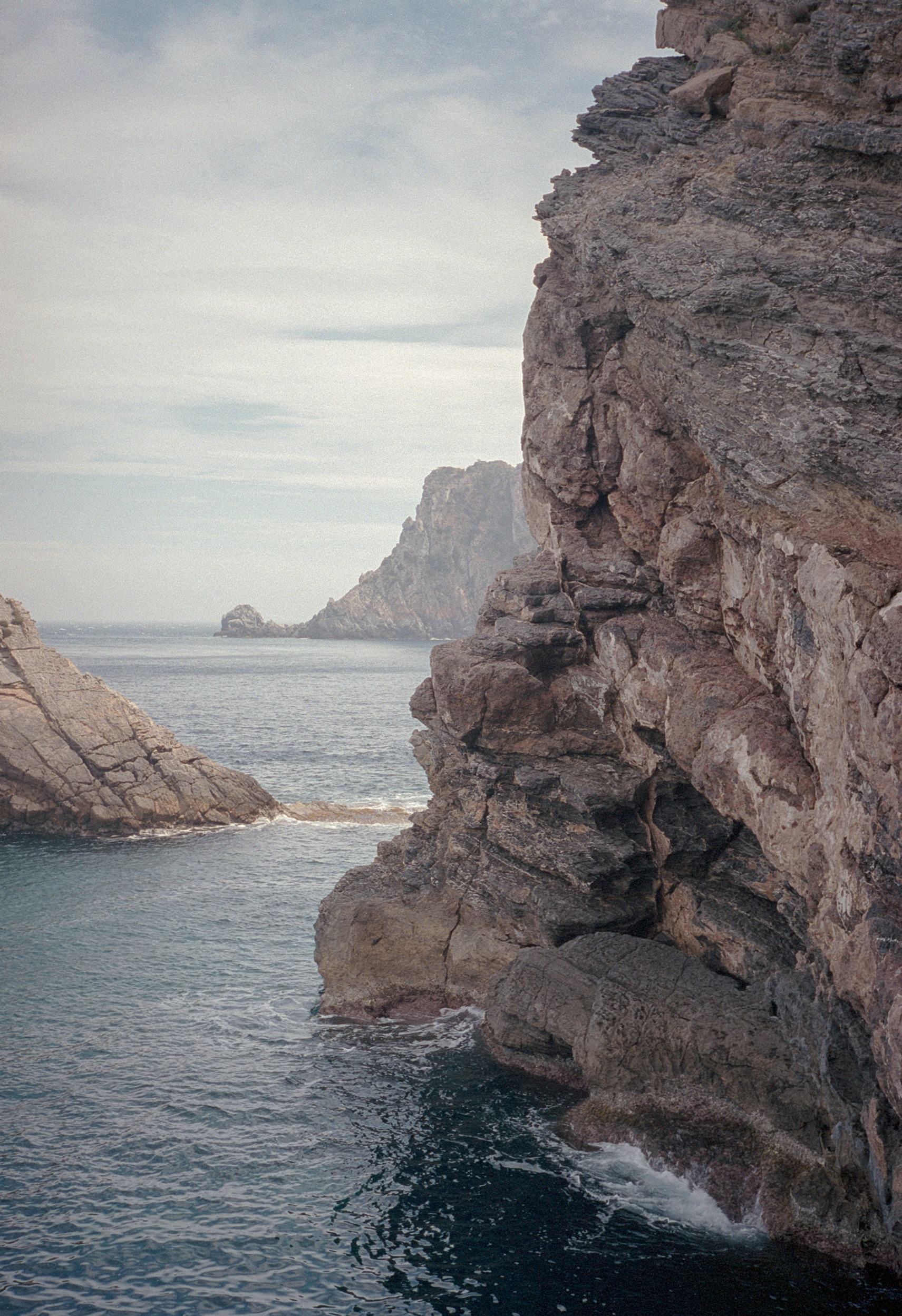 Cliff Diving Contax t2 Portra 400 r/analog