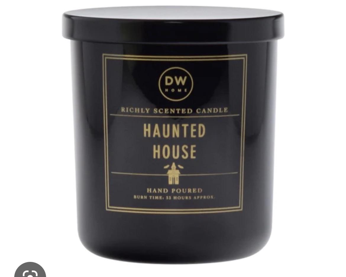 The best scented candle for HHN lovers smells just like the mazes