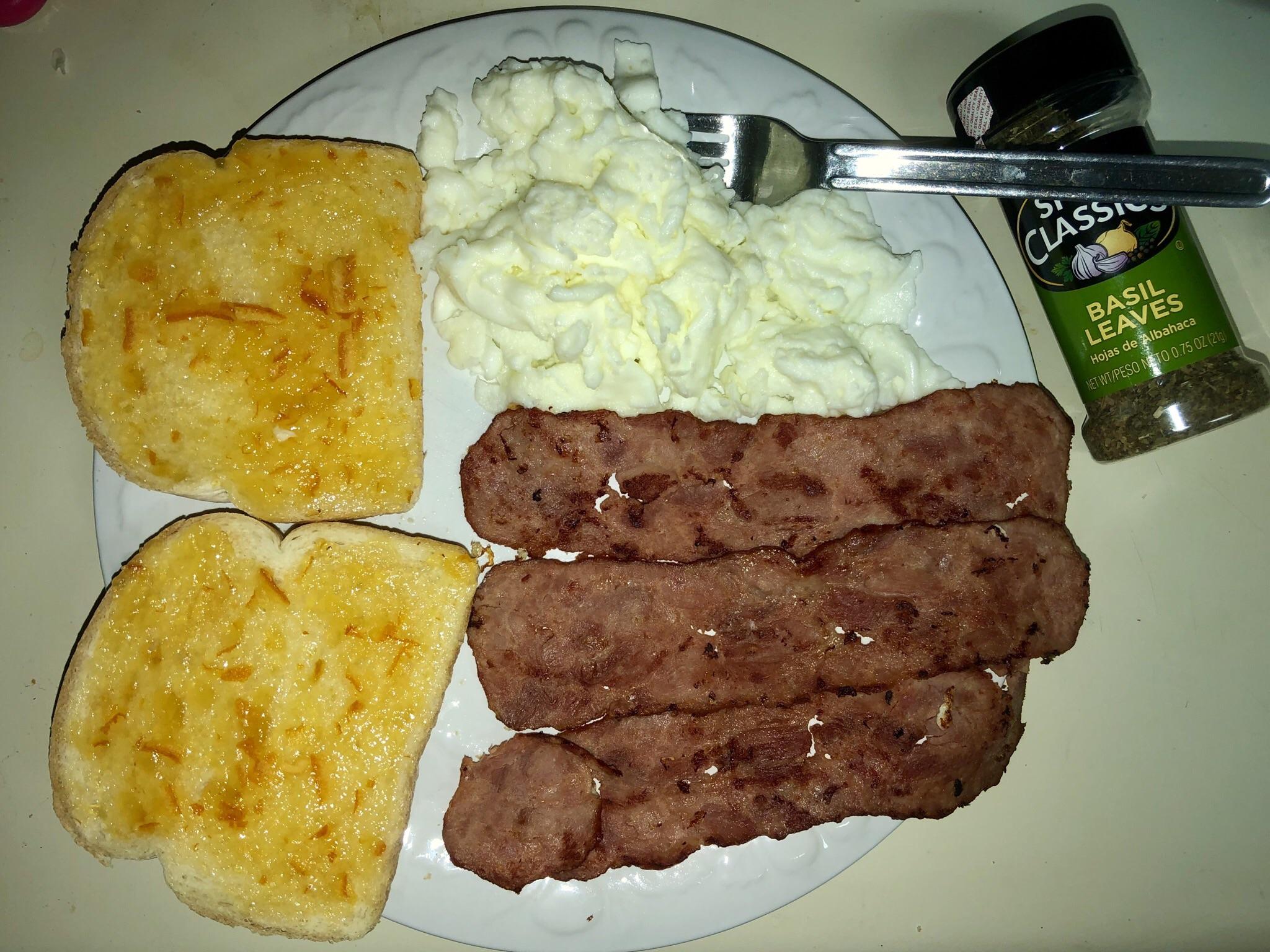 StudyBreak Breakfast at Midnight, Volume Eating Edition. 300cal
