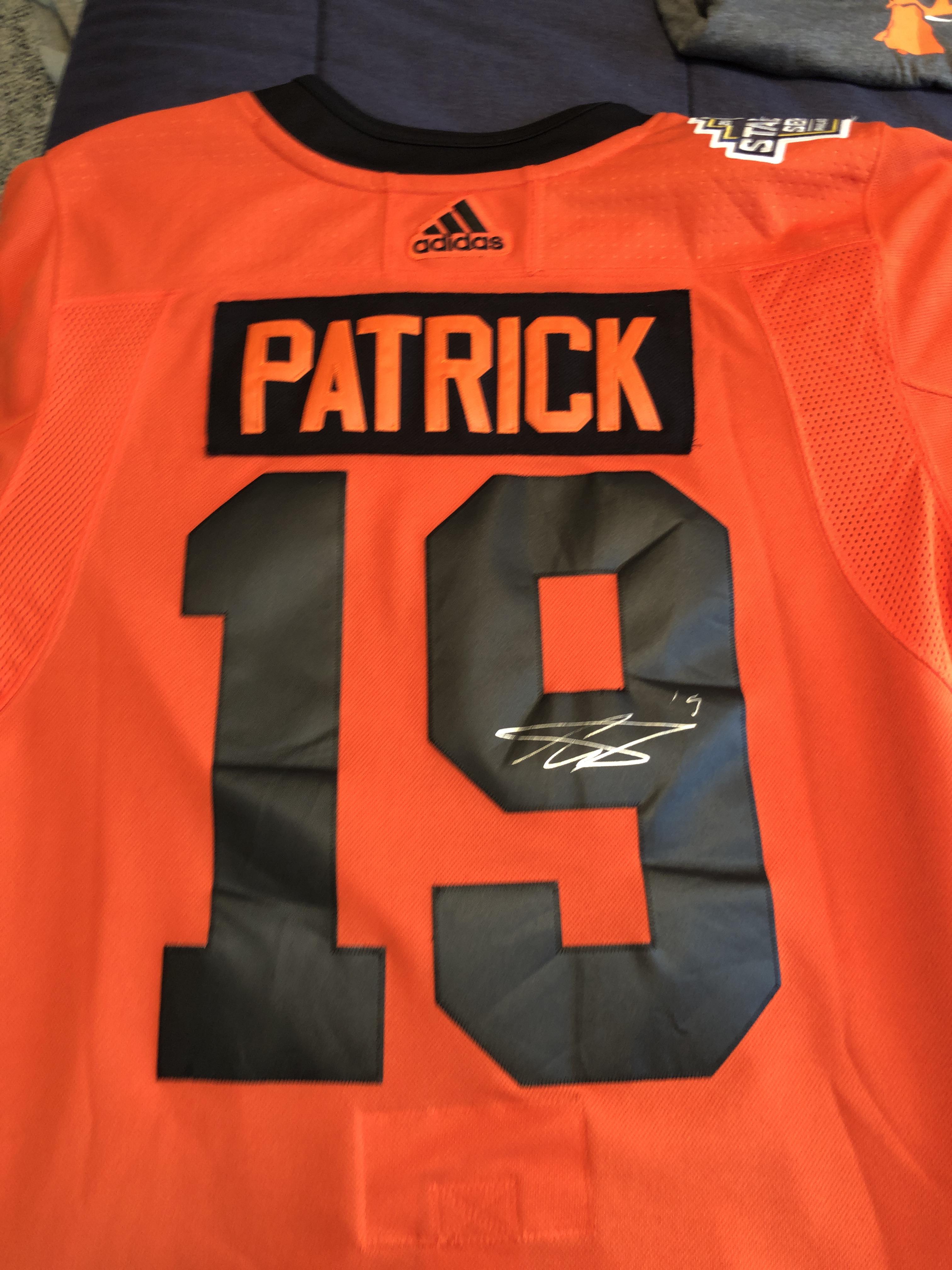 Jersey isn’t new, but the signature is 😈😋 r/hockeyjerseys