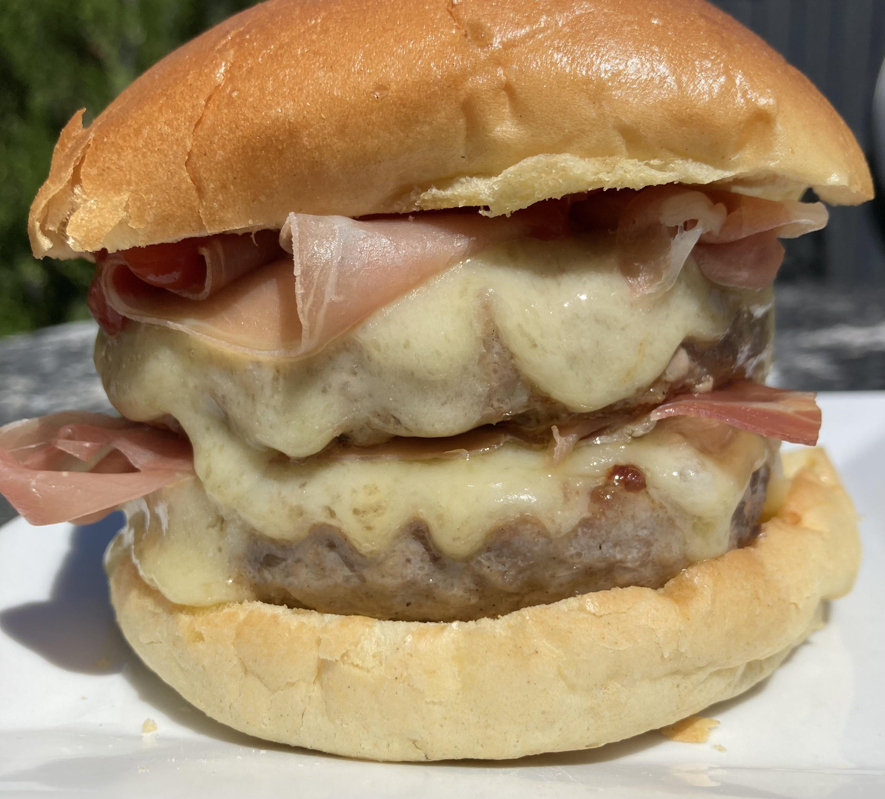 Double rose veal burger with Gruyère cheese and Parma ham r/burgers