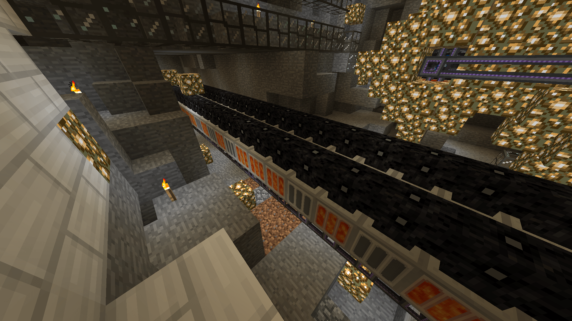 Ic2 geothermal reactors aren't receiving fuel (lava buckets) from the