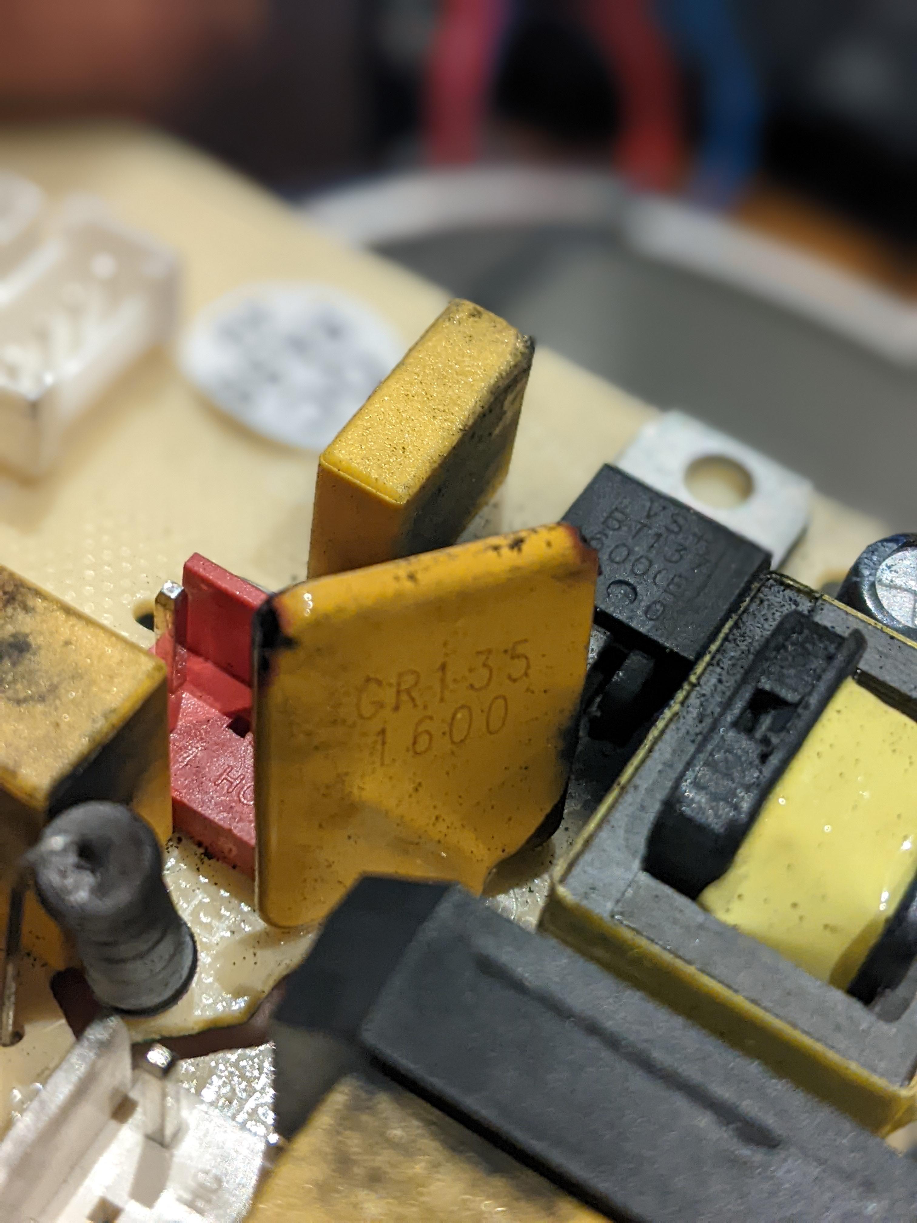 Need Help! PTC Resettable Fuse Identification. r/ElectronicsRepair