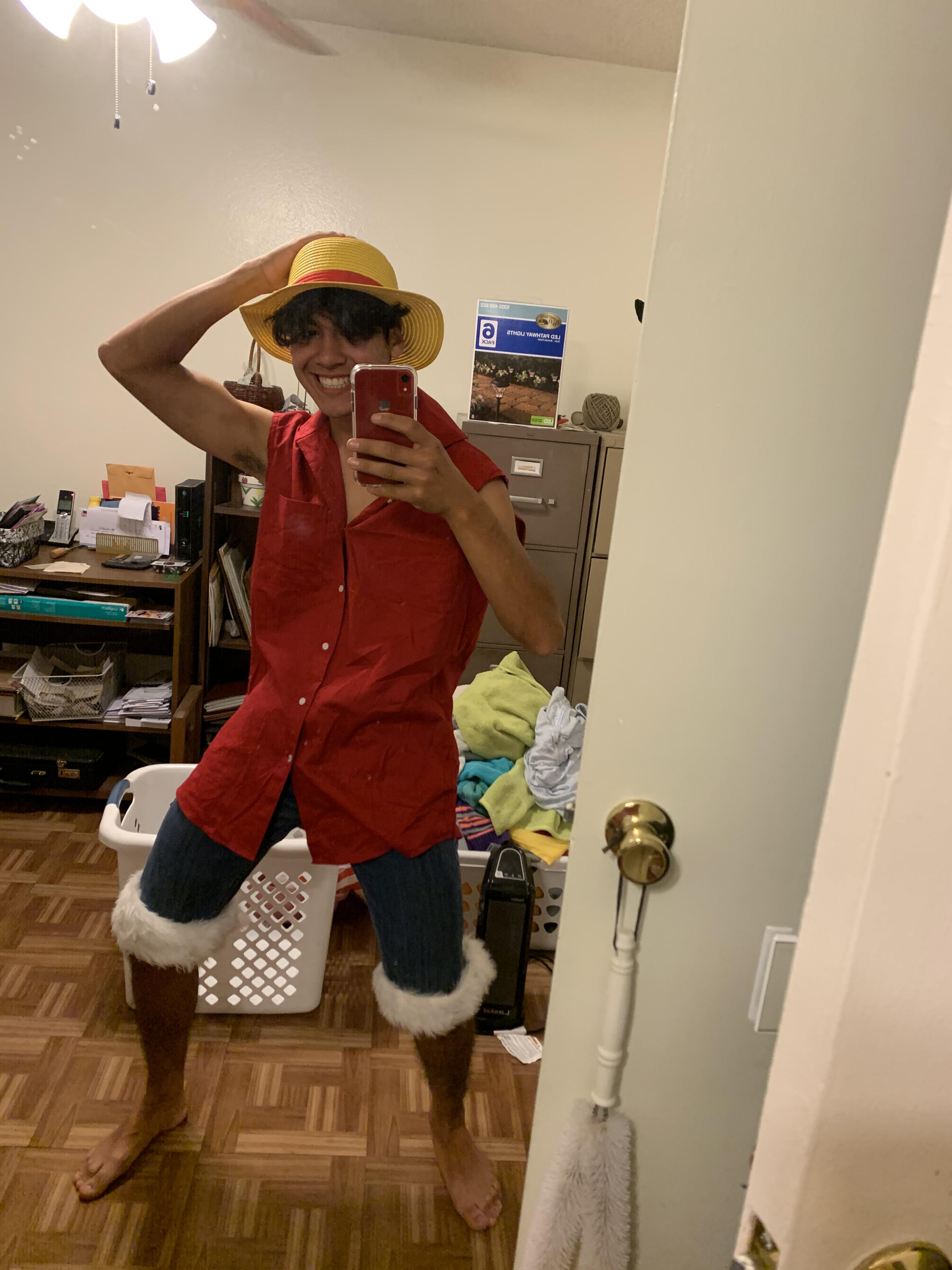 Finished up my shitty diy Luffy cosplay for Halloween this year r