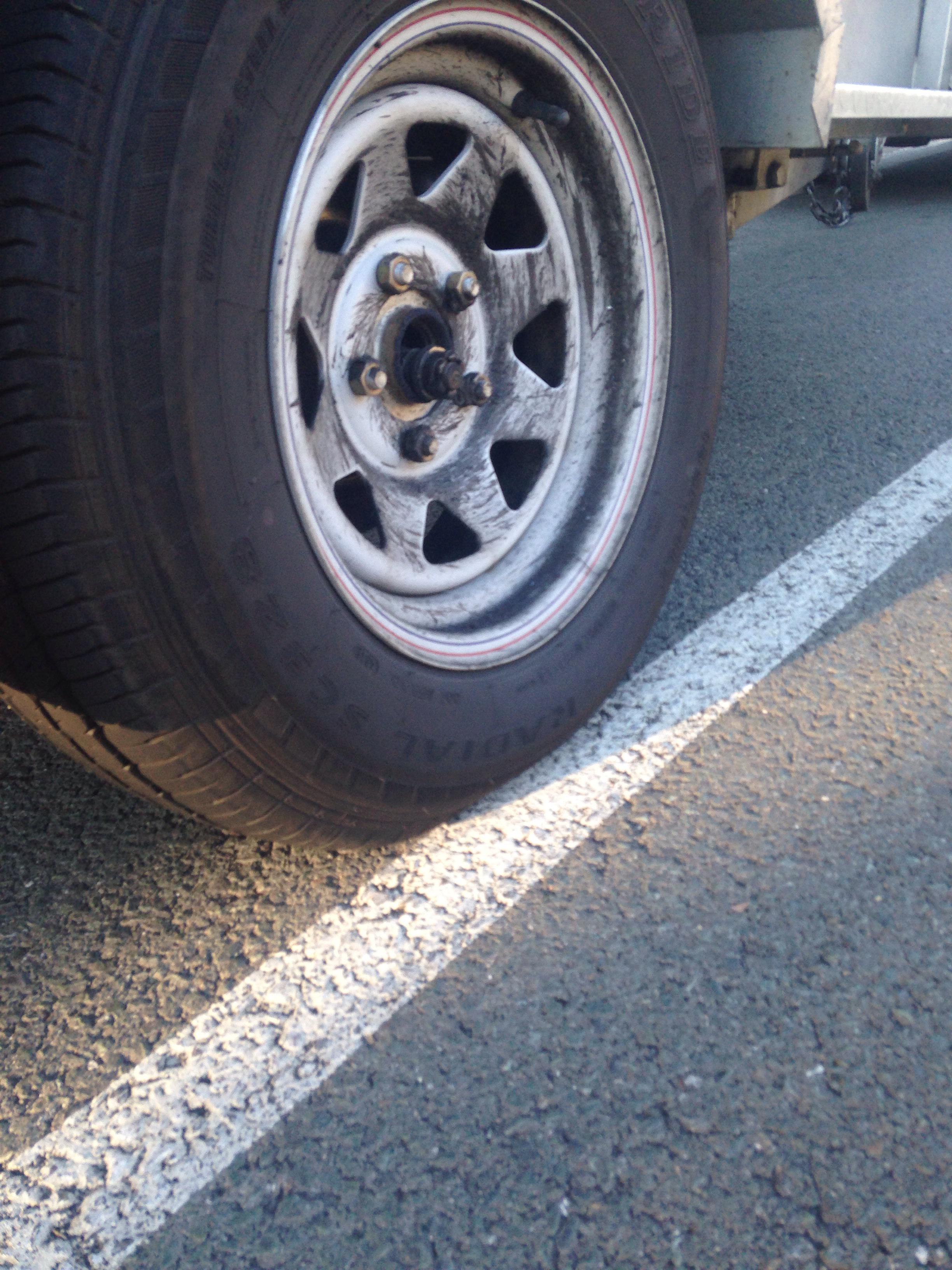 Rear right wheel bearing failed on a trailer..... doing 100kmh on the