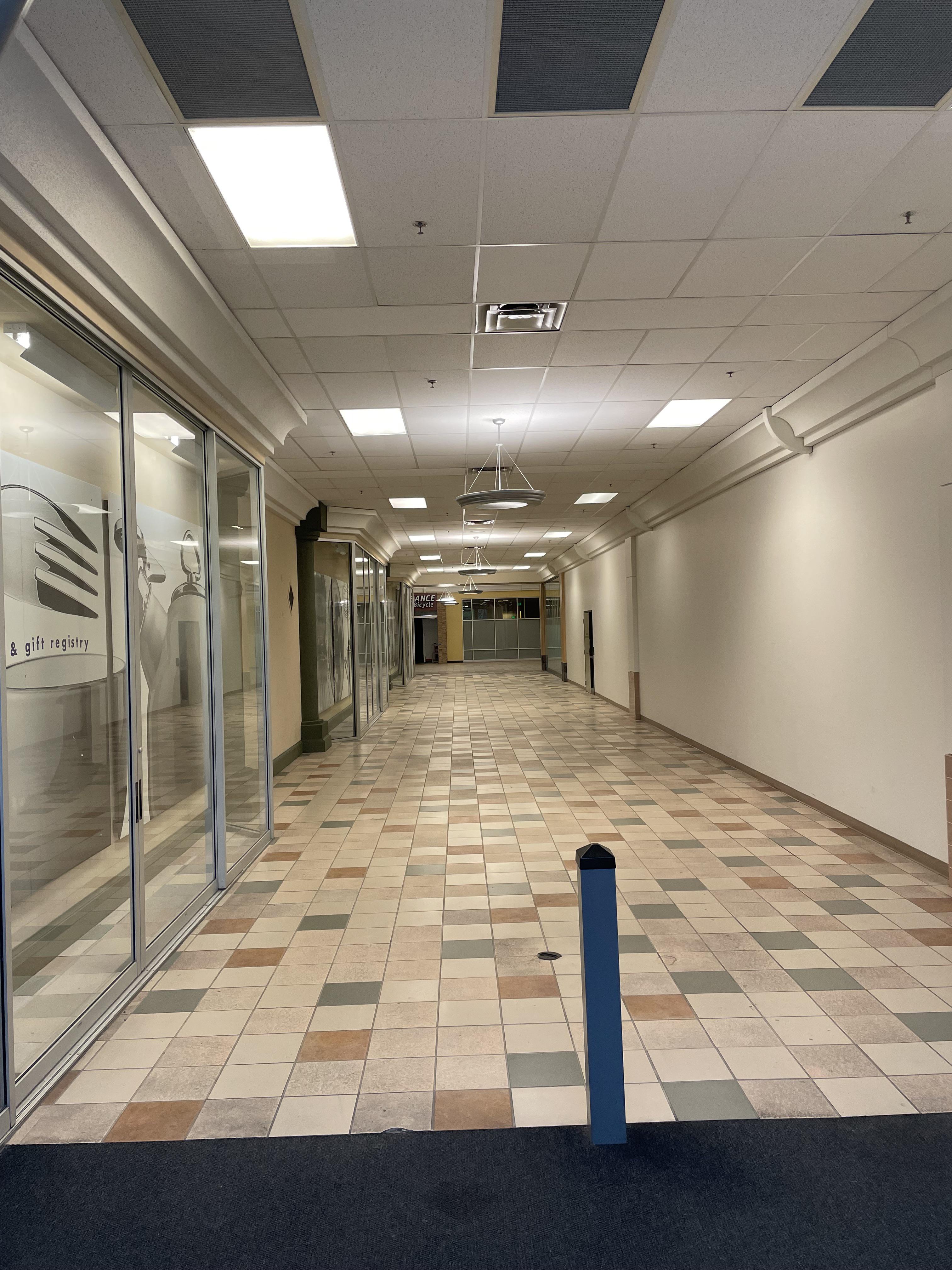 Mall 205 Portland Oregon r/deadmalls