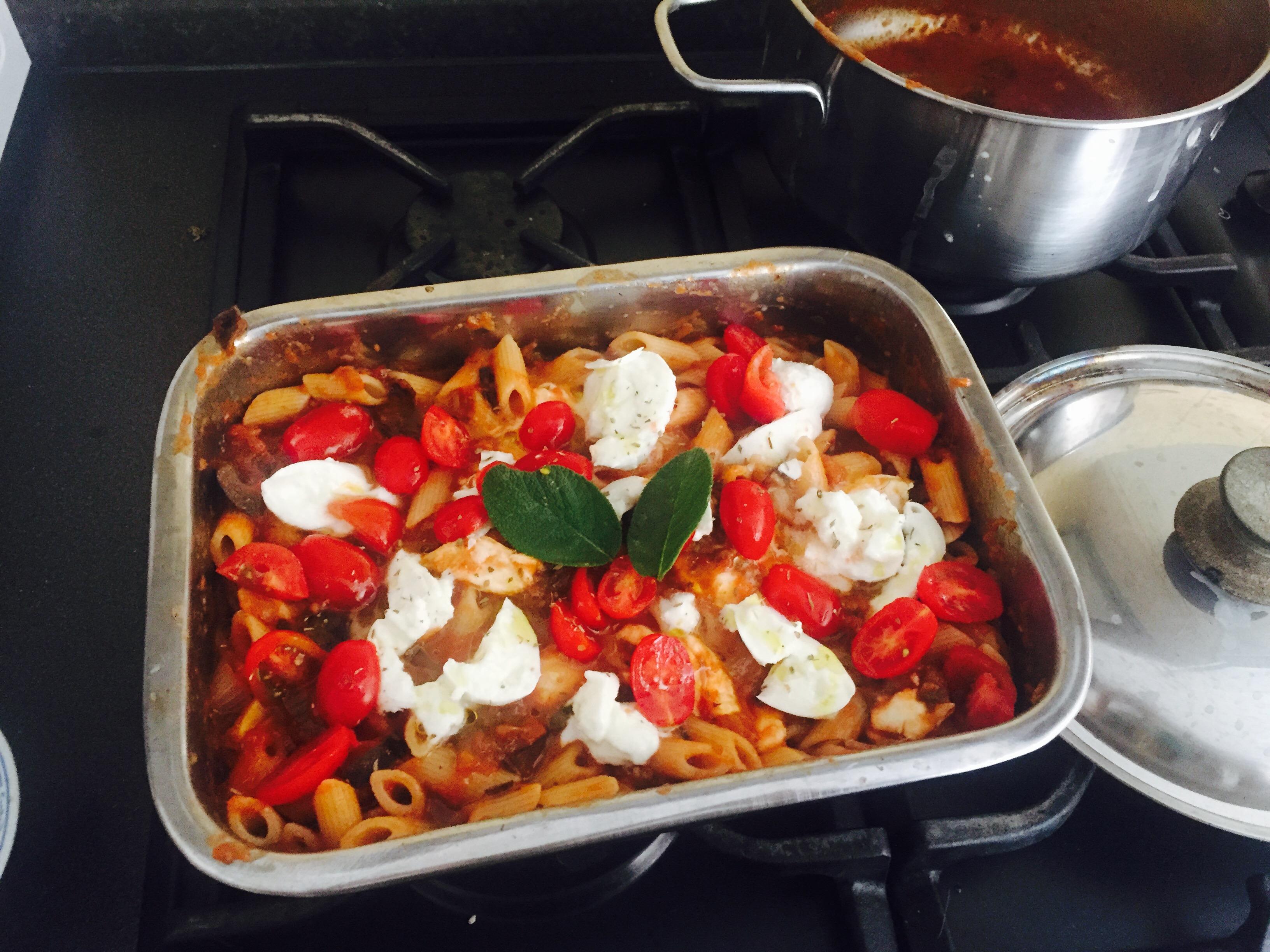 [Homemade] Baked aubergine and Cherry Tomato Pasta with Mozzarella di Bufala r/food
