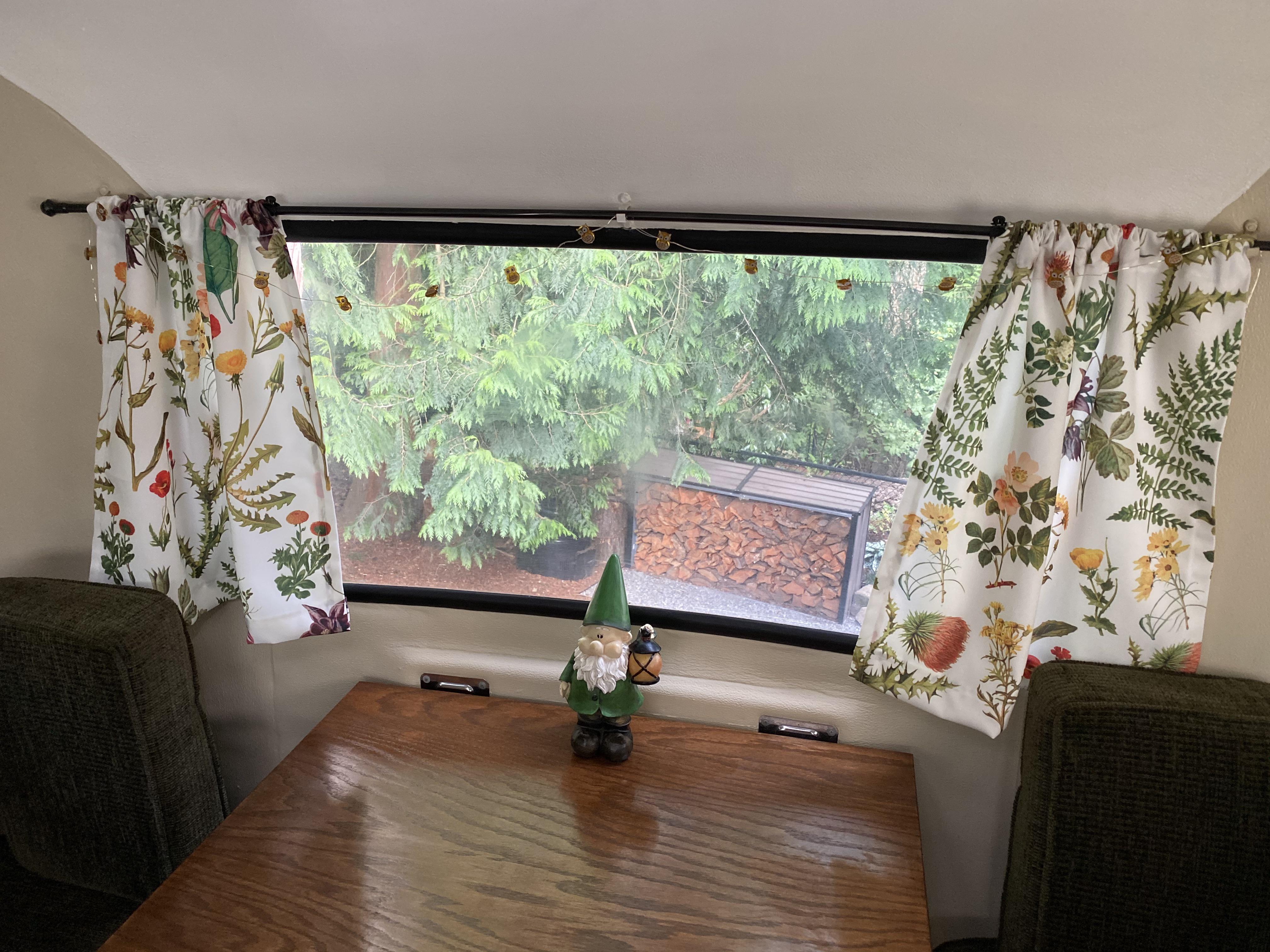 The homemade curtains in our ‘82 Scamp trailer r/cottagecore