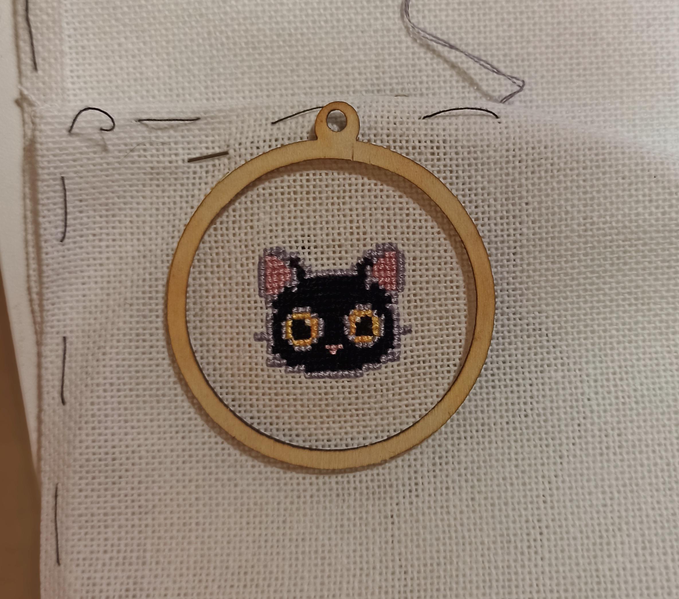 [WIP] How can I fix the eye? The white stitch is covered by black